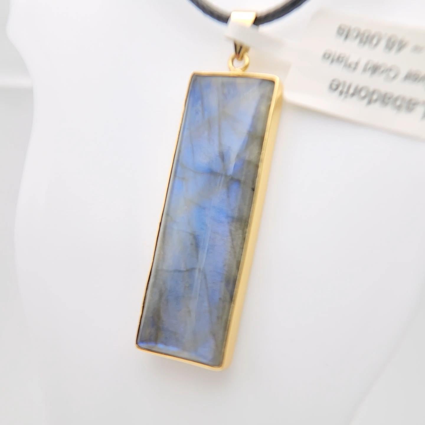 Ciondolo con pietra di labradorite naturale in argento 925 placcato in oro giallo in vendita 4