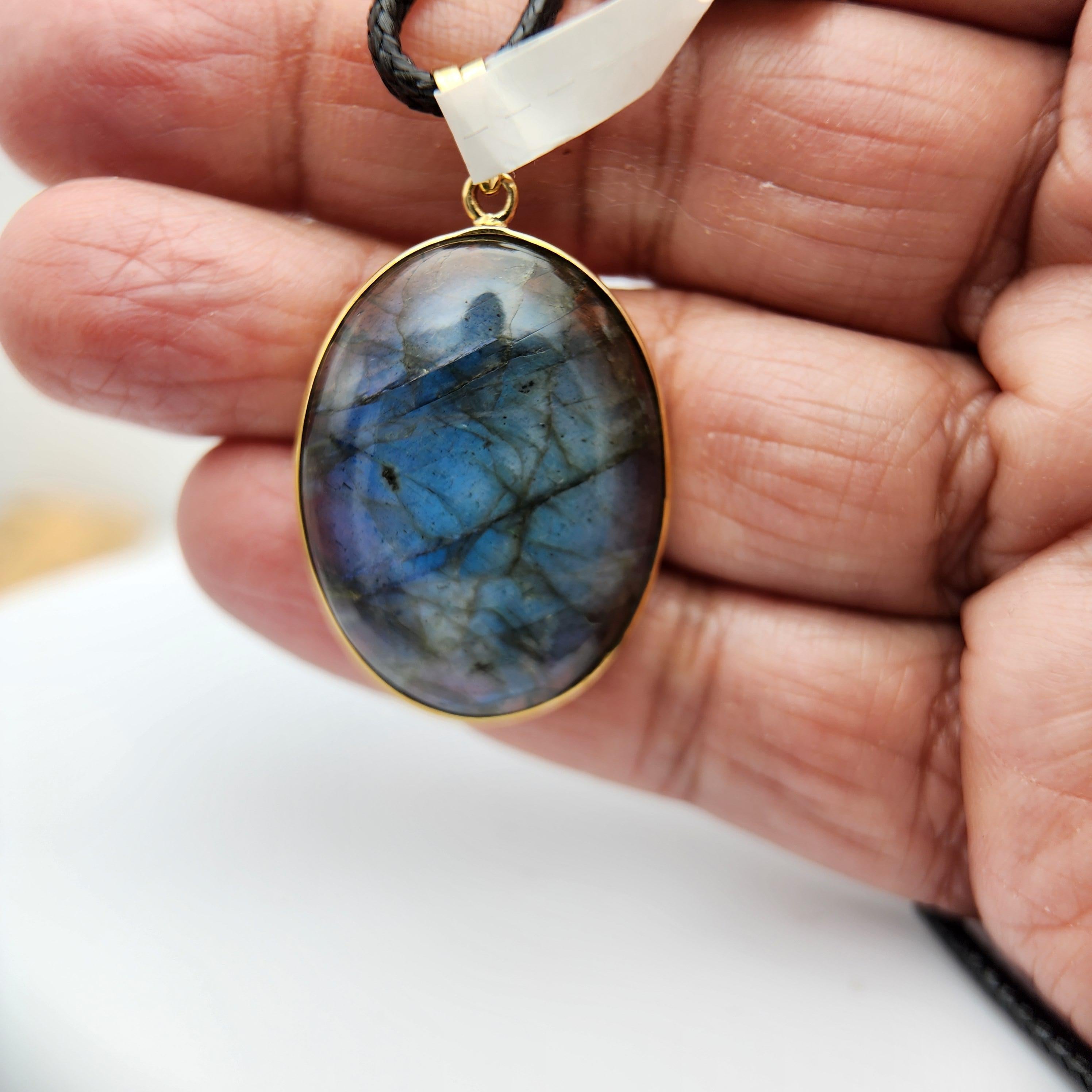Pendentif en argent sterling plaqué or jaune avec labradorite naturelle en vente 5