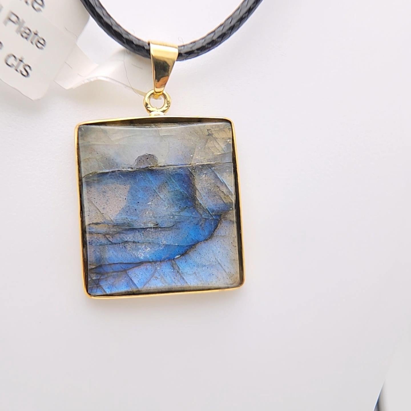 Ciondolo con pietra di labradorite naturale in argento 925 placcato in oro giallo in vendita 5