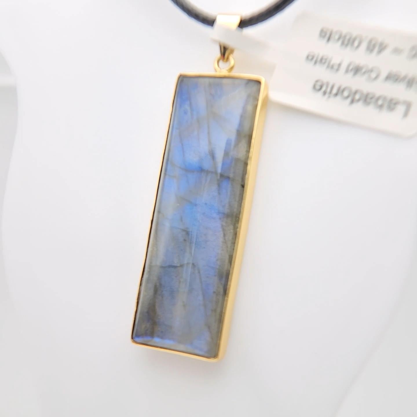 Ciondolo con pietra di labradorite naturale in argento 925 placcato in oro giallo in vendita 5