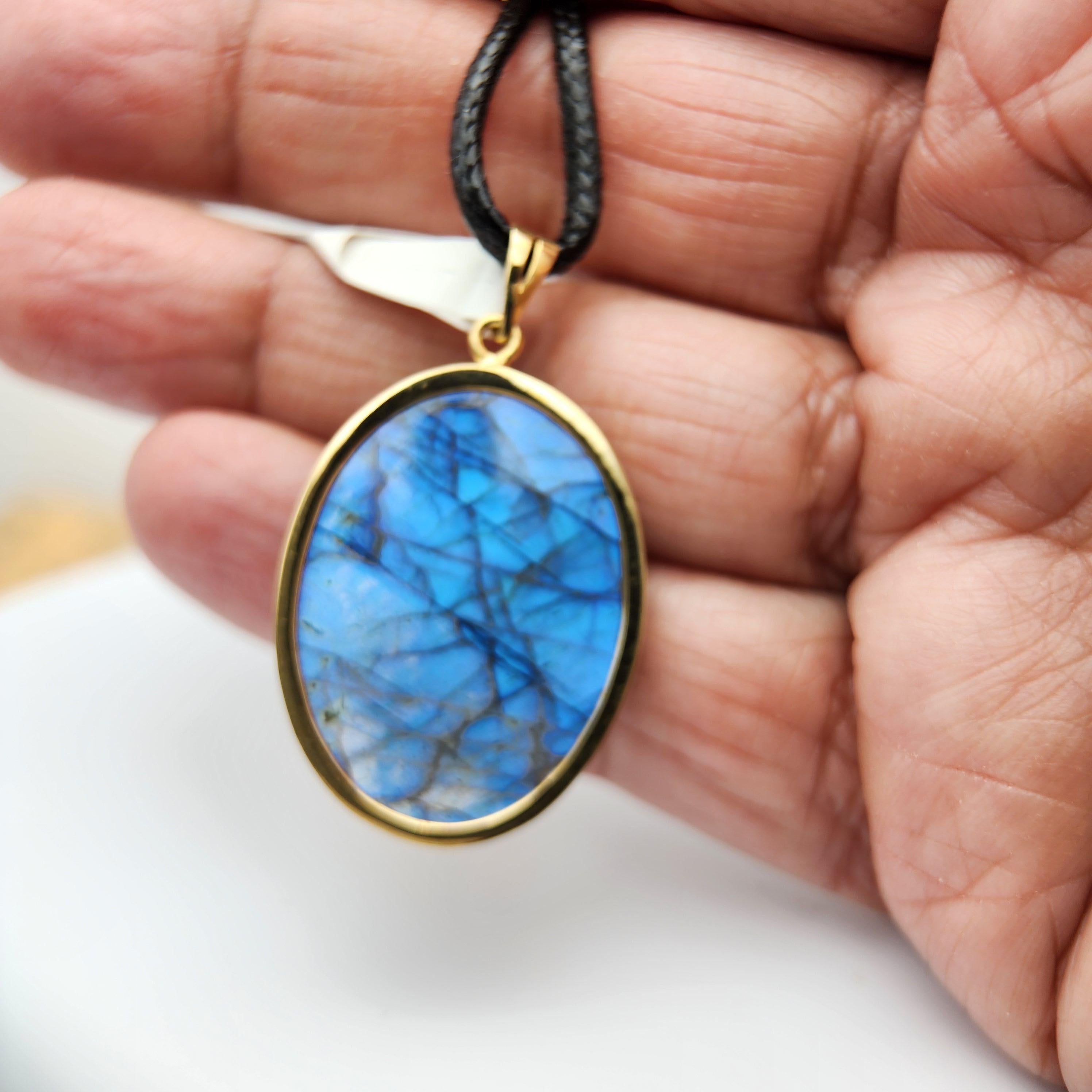 Pendentif en argent sterling plaqué or jaune avec labradorite naturelle en vente 6