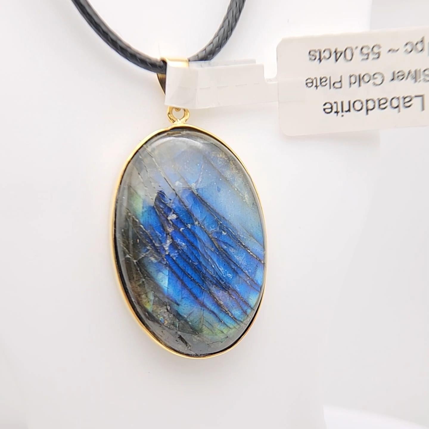 Ciondolo con pietra di labradorite naturale in argento 925 placcato in oro giallo in vendita 6