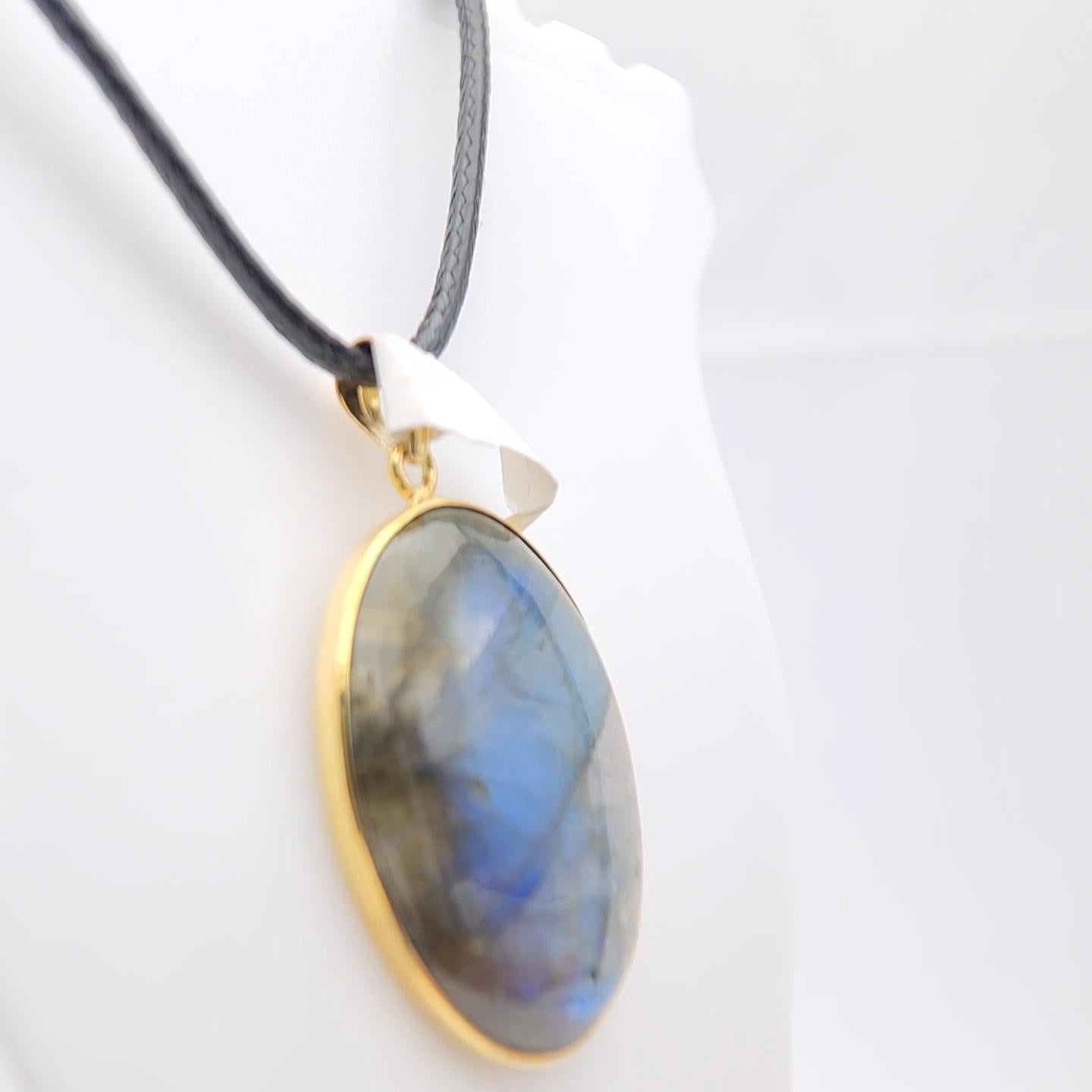 Pendentif en argent sterling plaqué or jaune avec labradorite naturelle Unisexe en vente