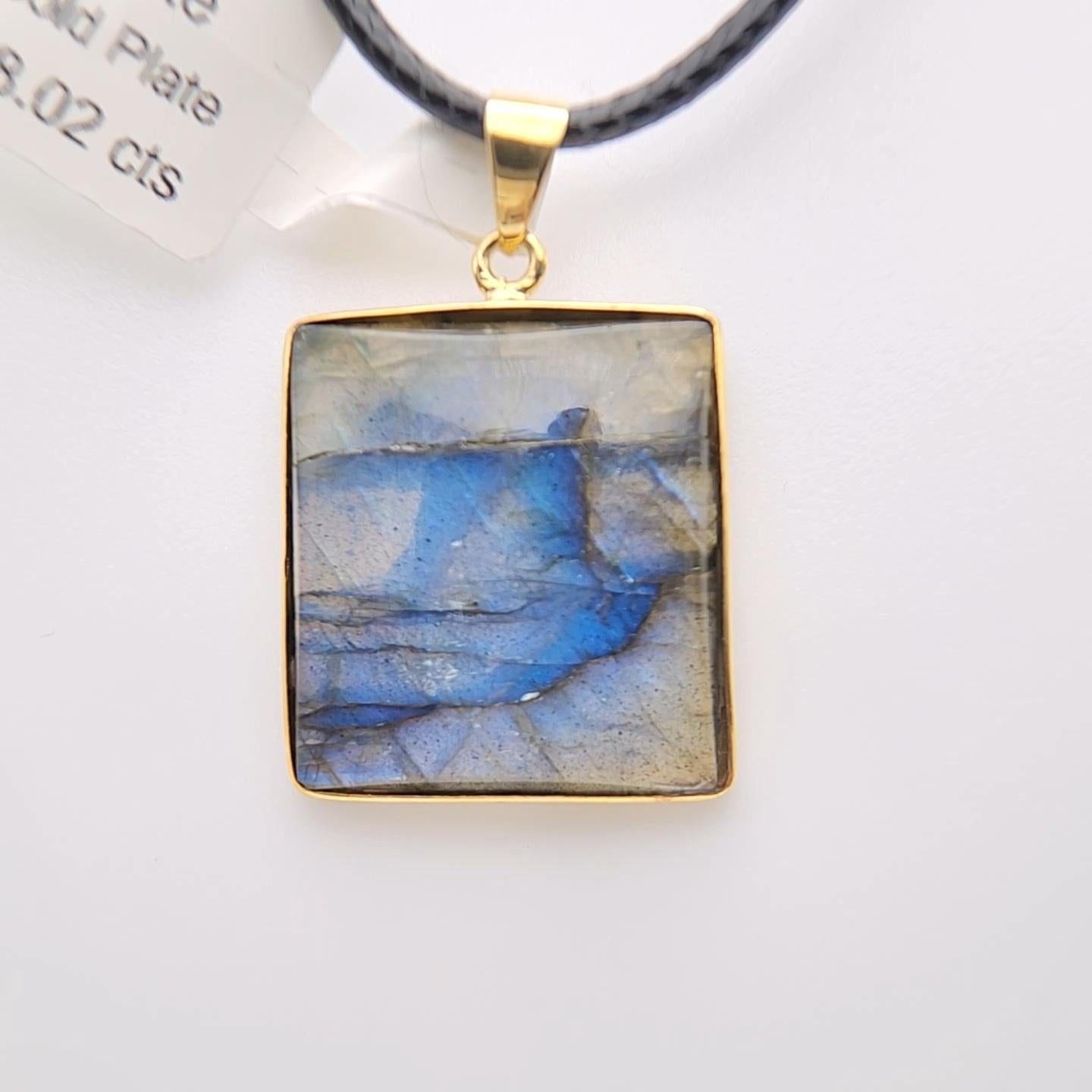 Ciondolo con pietra di labradorite naturale in argento 925 placcato in oro giallo in vendita 1