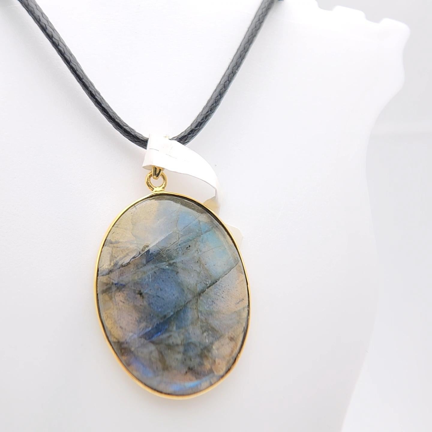 Pendentif en argent sterling plaqué or jaune avec labradorite naturelle en vente 2