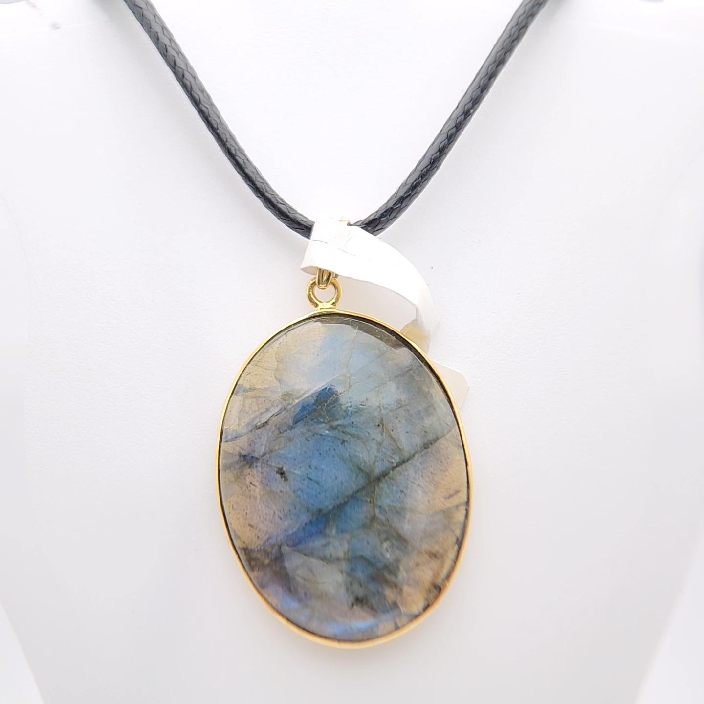 Pendentif en argent sterling plaqué or jaune avec labradorite naturelle en vente 3