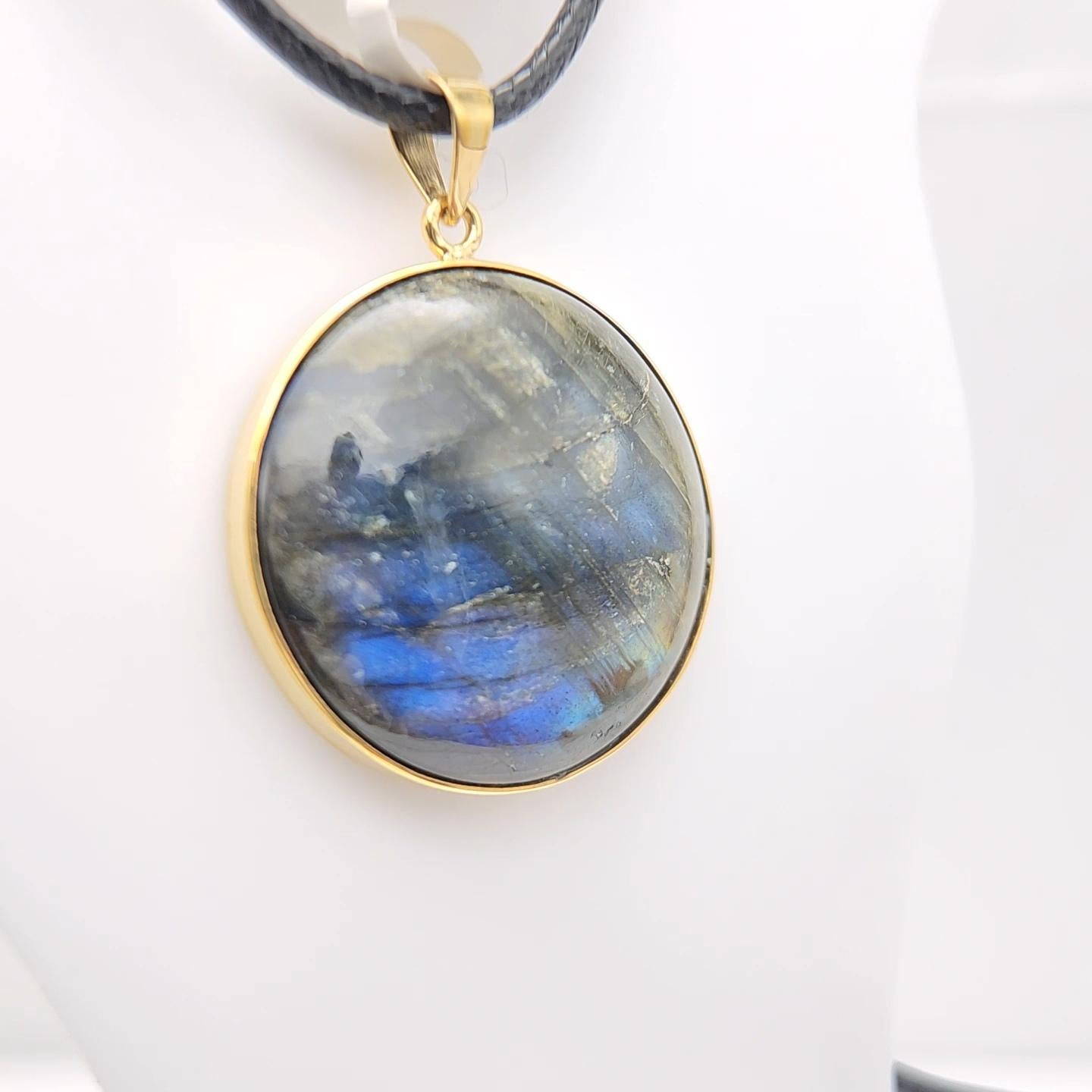 Ciondolo con pietra di labradorite naturale in argento 925 placcato in oro giallo in vendita 3