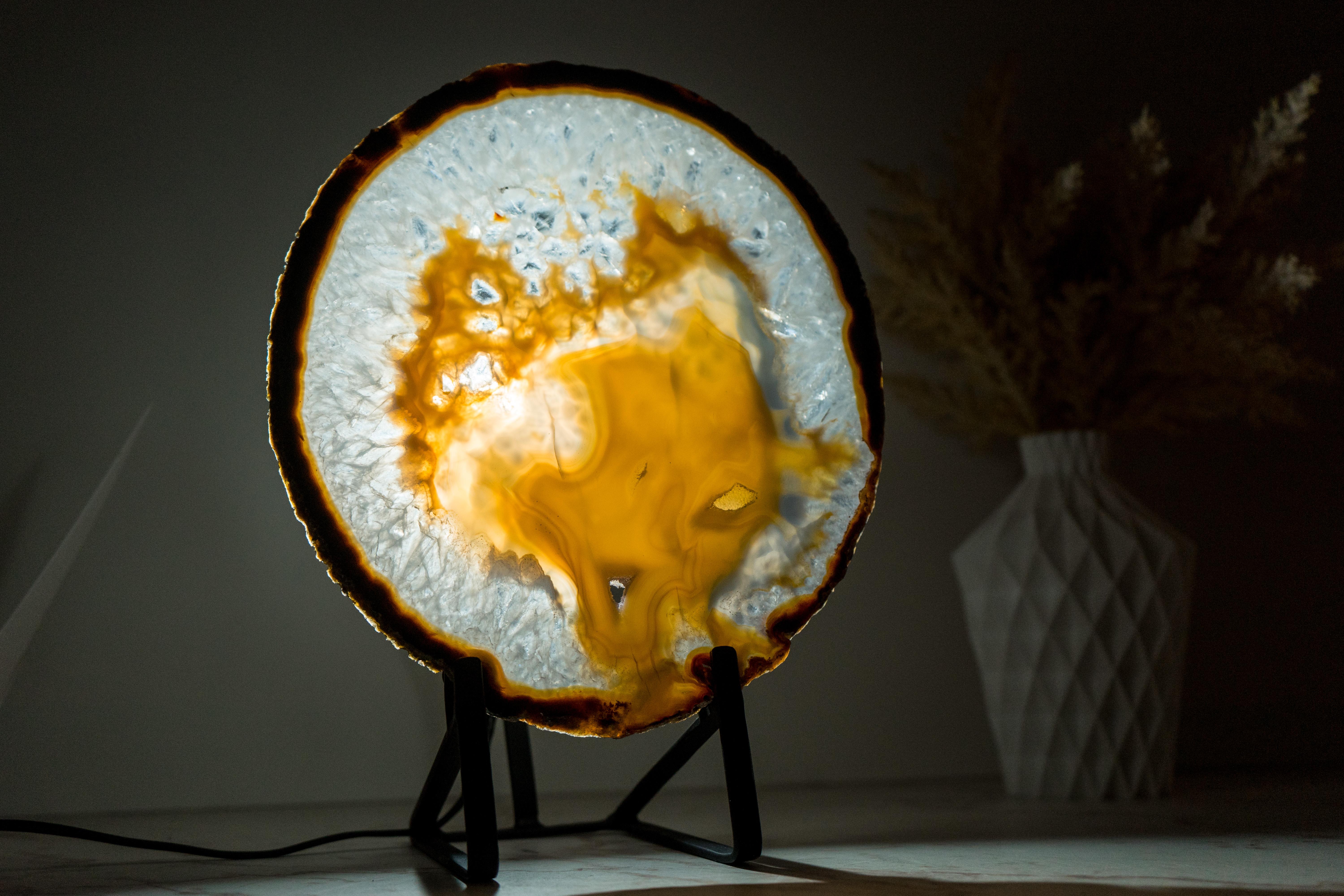 Agate lice en dentelle naturelle avec dessins de calcédoine Nebula et cristal transparent en vente