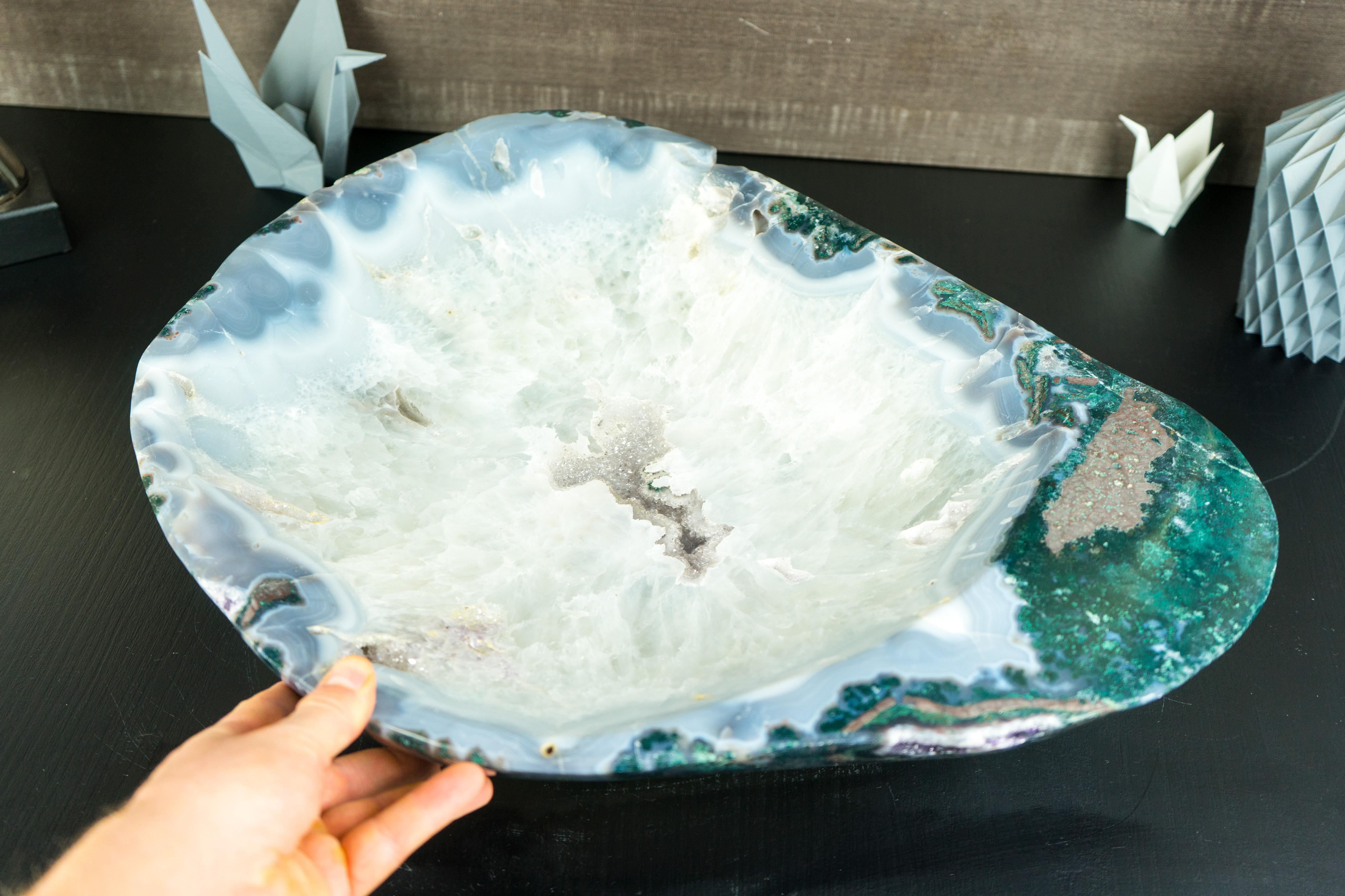 XXIe siècle et contemporain Grande coupe décorative en dentelle d'agate naturelle avec améthyste et cristal de roche en vente