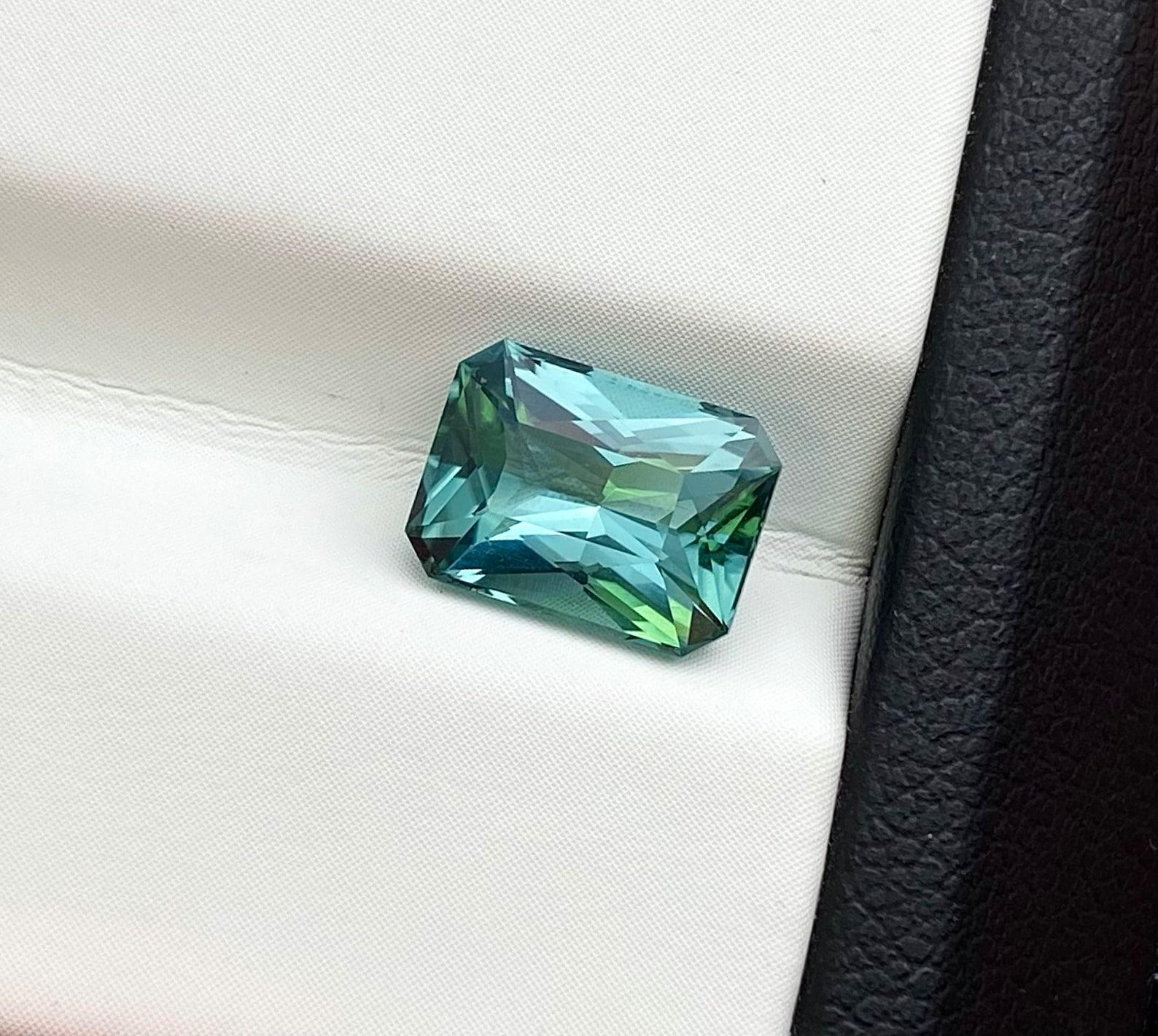 Gemma sfusa Nature Lagoon Tourmaline 2.11 ct., Alta qualità, Origine Nigeria in vendita 5