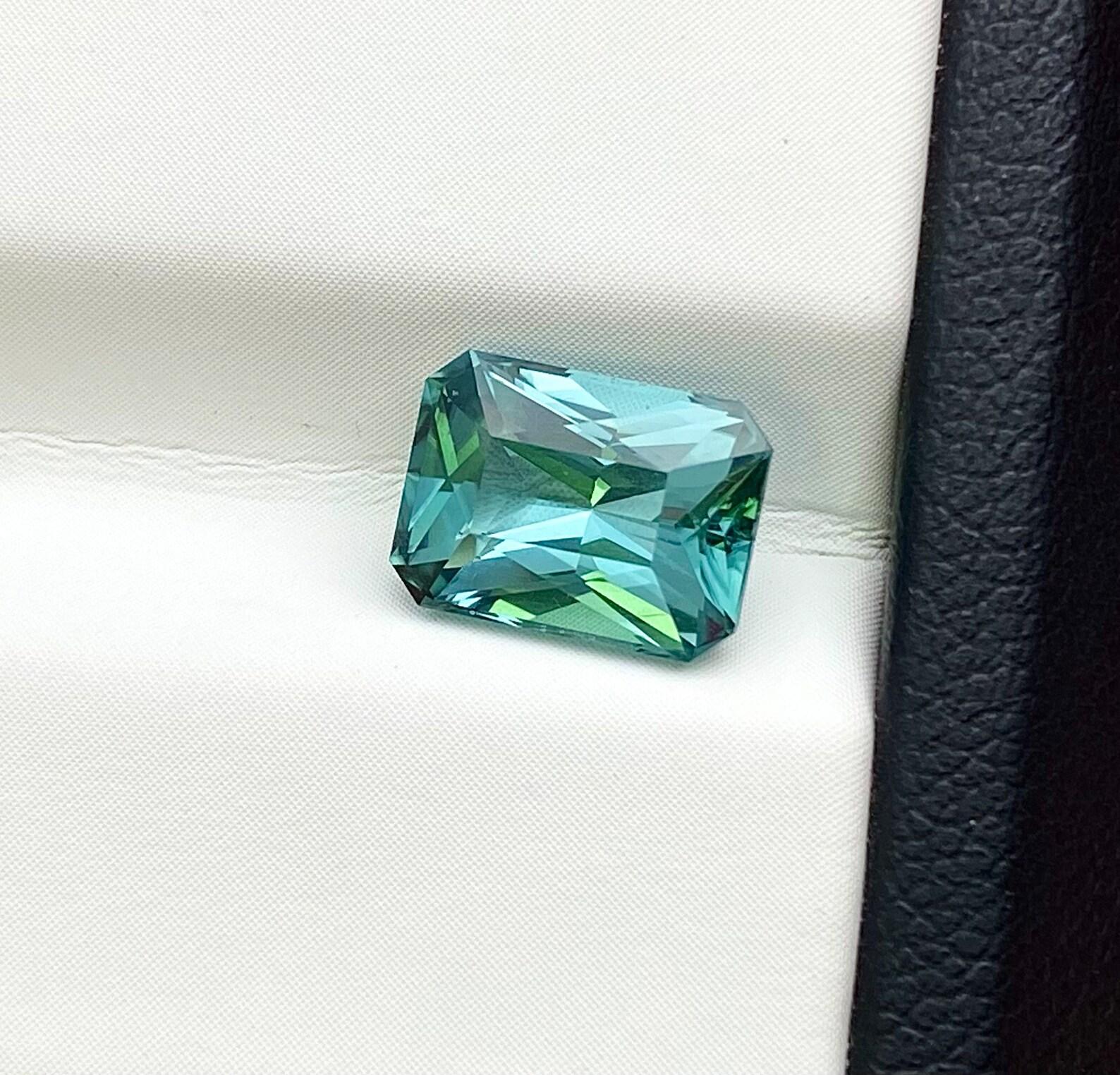 Gemma sfusa Nature Lagoon Tourmaline 2.11 ct., Alta qualità, Origine Nigeria in vendita 2