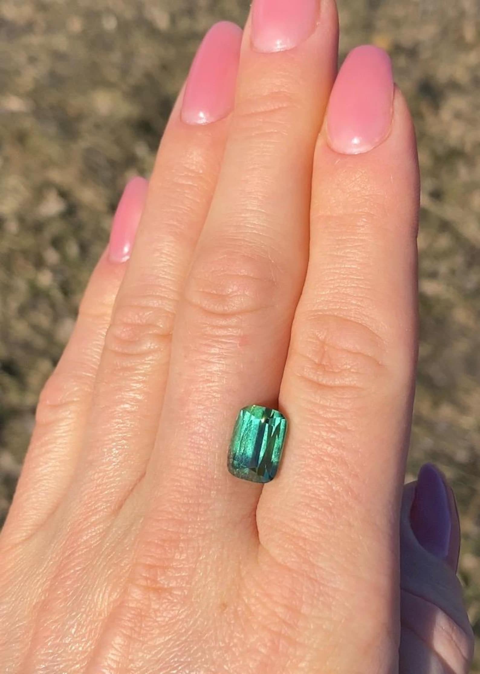 Gemma sfusa Nature Lagoon Tourmaline 6,12 ct. Taglio a cuscino Origine Afghanistan in vendita 6