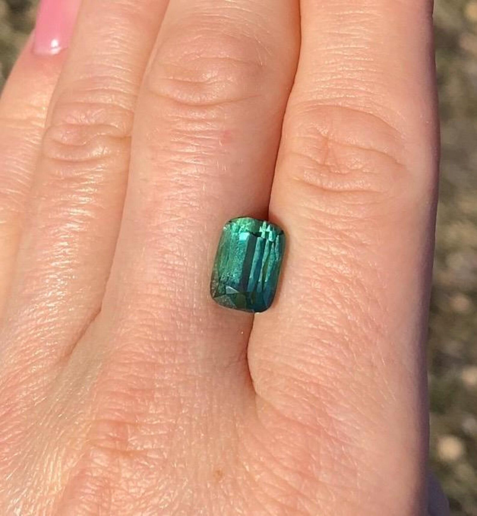 Gemma sfusa Nature Lagoon Tourmaline 6,12 ct. Taglio a cuscino Origine Afghanistan in vendita 2