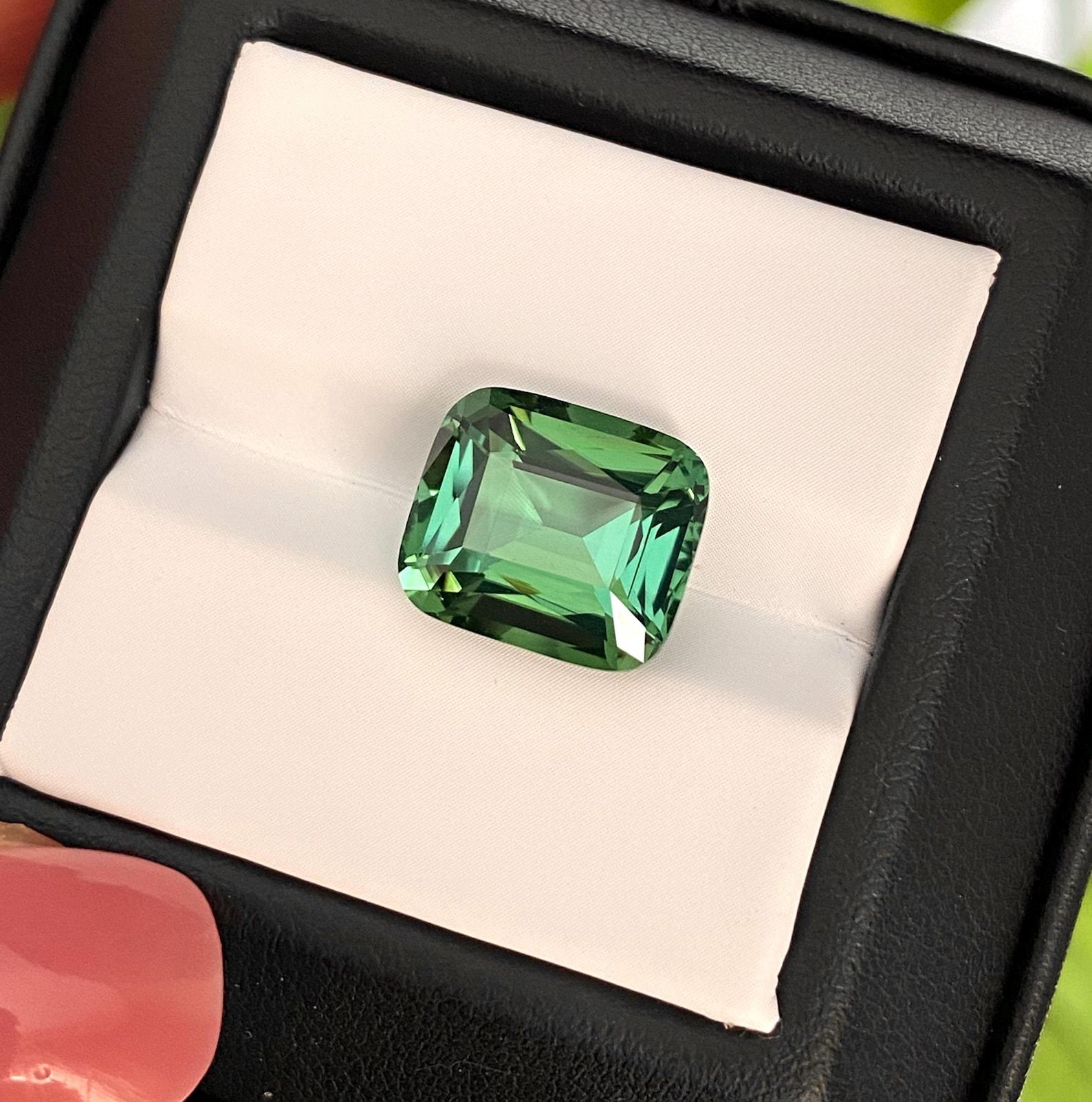 Gemma sfusa Nature Lagoon Tourmaline 7.55 ct. Taglio a cuscino, certificato GIA in vendita 2