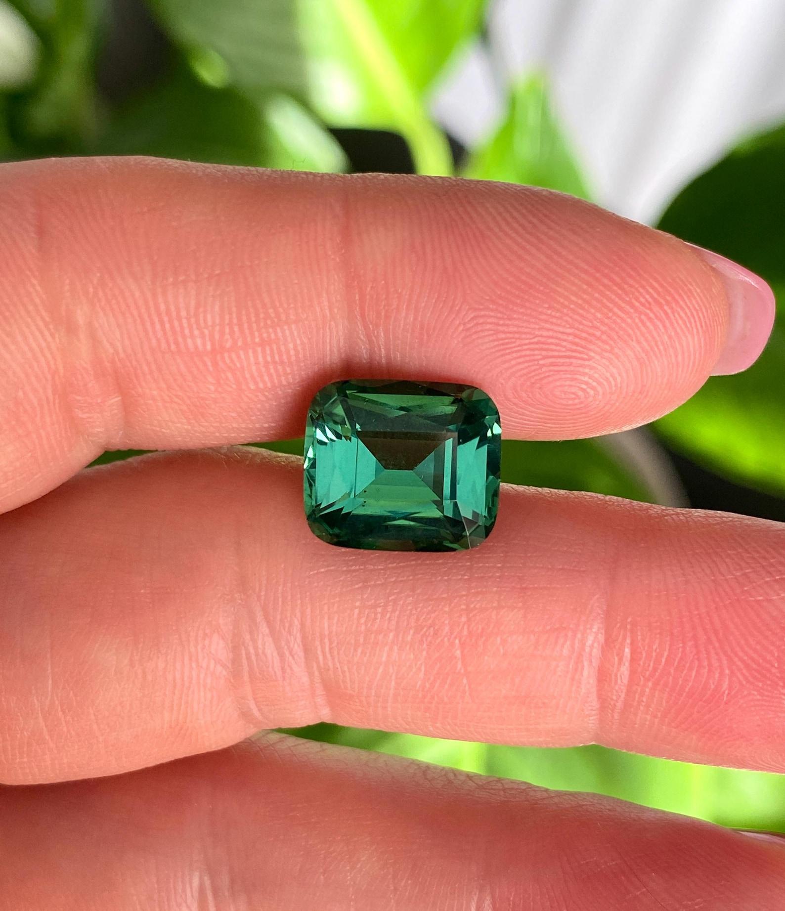 Gemma sfusa Nature Lagoon Tourmaline 7.55 ct. Taglio a cuscino, certificato GIA in vendita 3