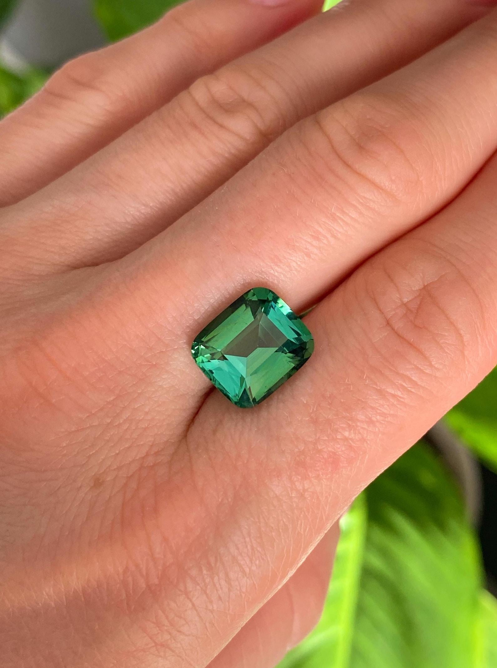 Gemma sfusa Nature Lagoon Tourmaline 7.55 ct. Taglio a cuscino, certificato GIA in vendita 4