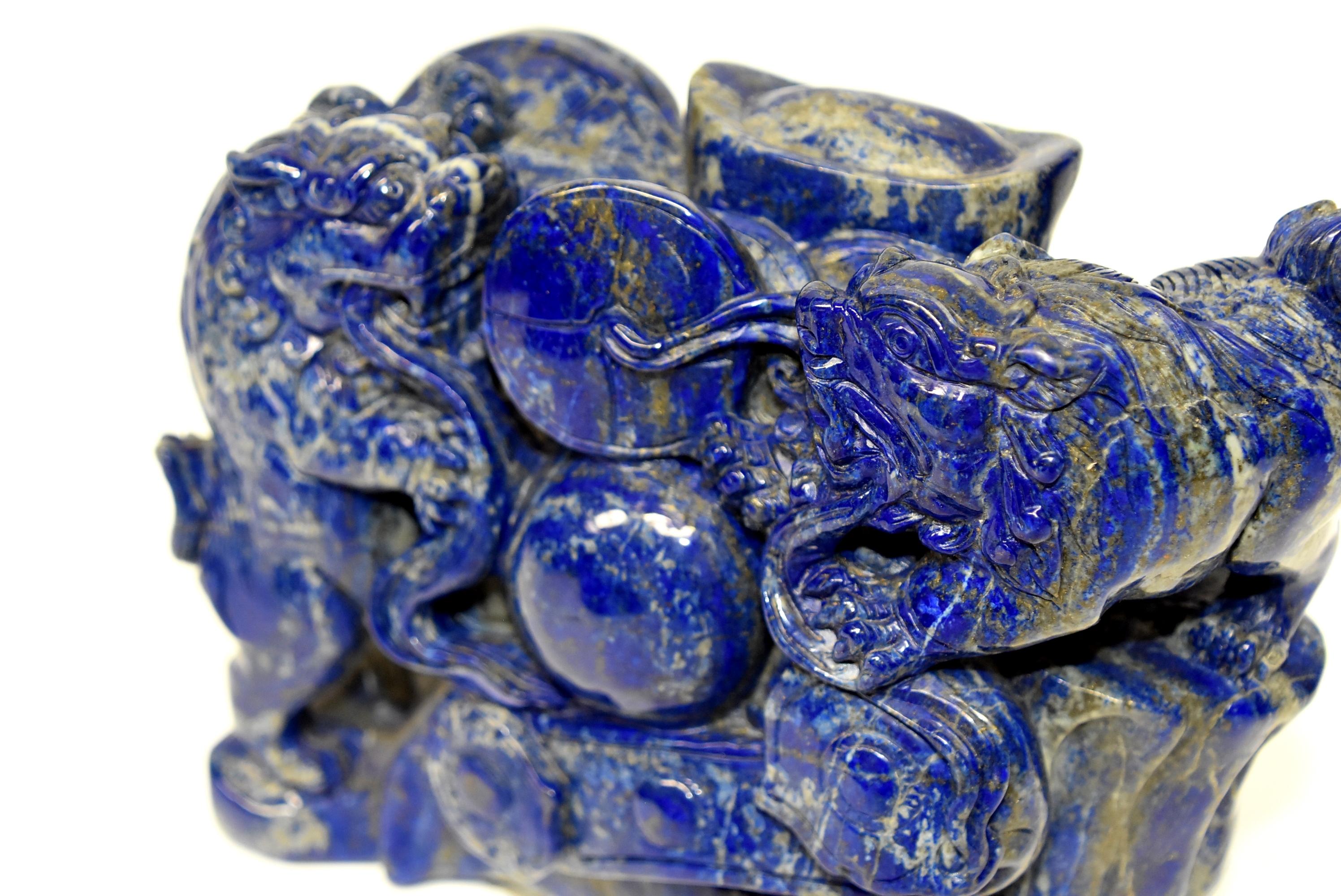 Natural Lapis Lazuli 8 lb Block with Carved Lions In Excellent Condition In Somis, CA