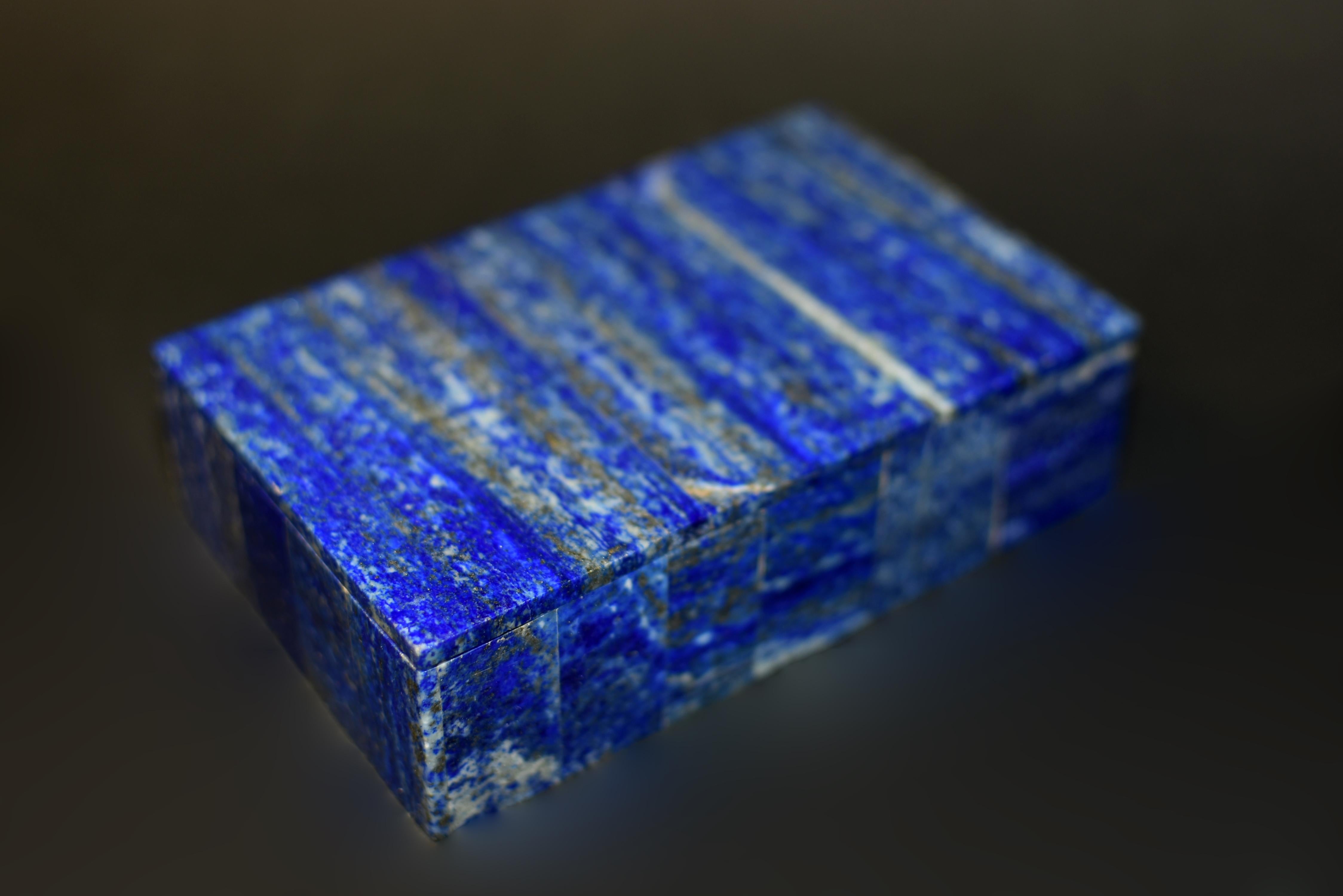 Natürliche Lapislazuli-Box  (Lapis Lazuli) im Angebot