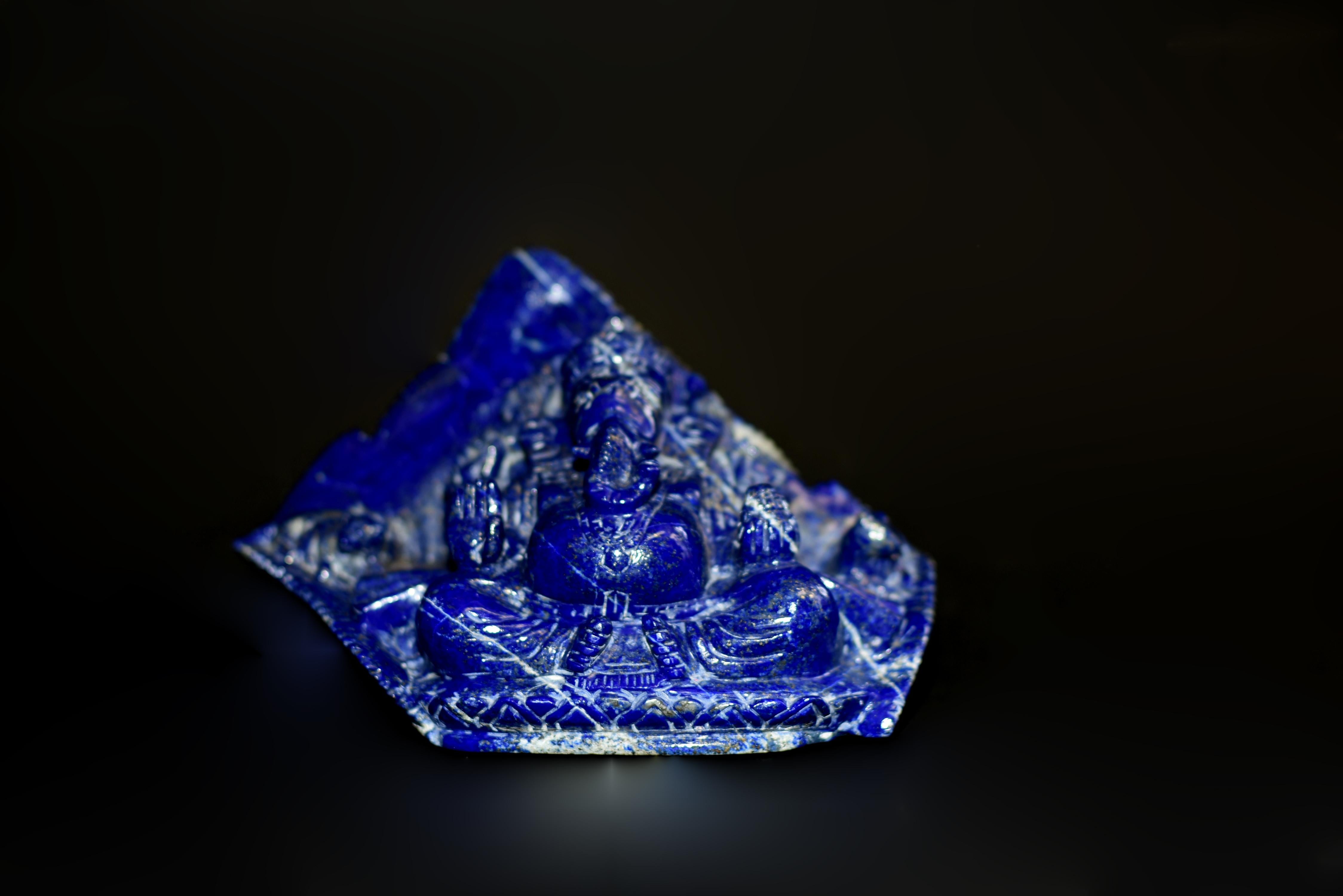 Natürlicher Lapislazuli Ganesha  (Lapis Lazuli) im Angebot