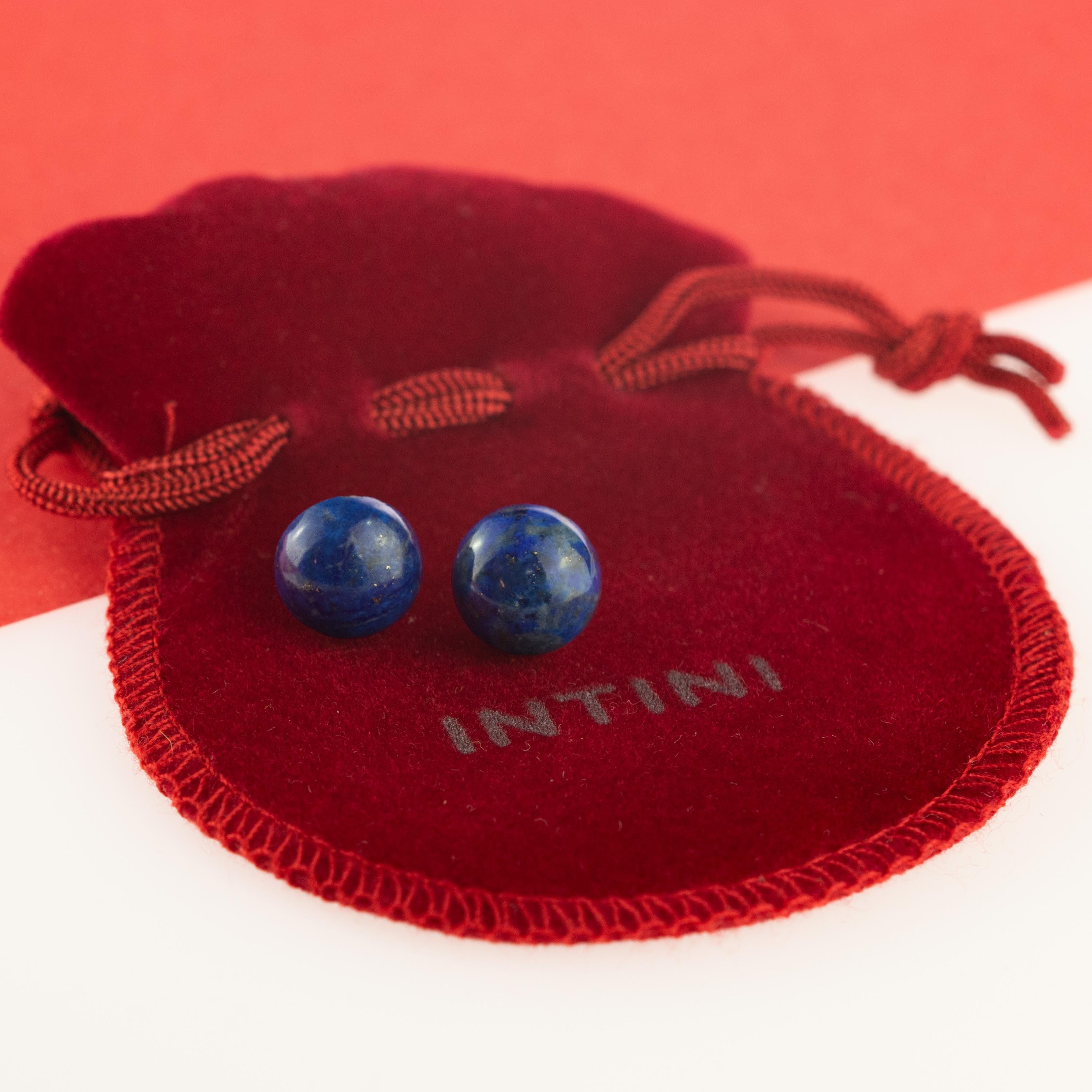 Pendientes de cóctel retro con cabujón redondo de lapislázuli natural bañados en oro en venta 2