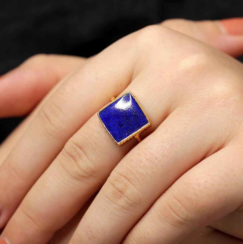 This exotic and beautiful ring made with 3.15 carat lapis gemstone and 18k yellow gold. Amethyst is one of the best crystals for meditation. 

Specifications:

Dimensions: Ring Size-6.75 US , Top-14 MM
Gross Weight: 2.830 gms
Gold Weight: 2.200