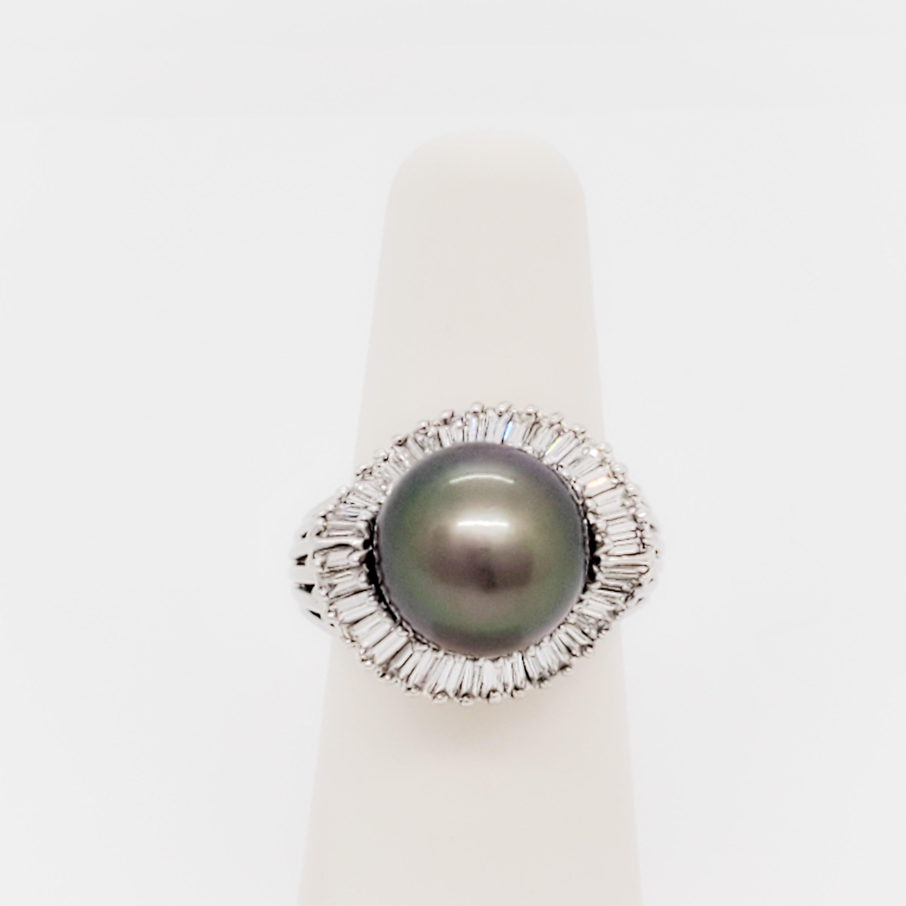 Natural Large Black Pearl Round and Diamond Cocktail Ring in Platinum In New Condition For Sale In Los Angeles, CA