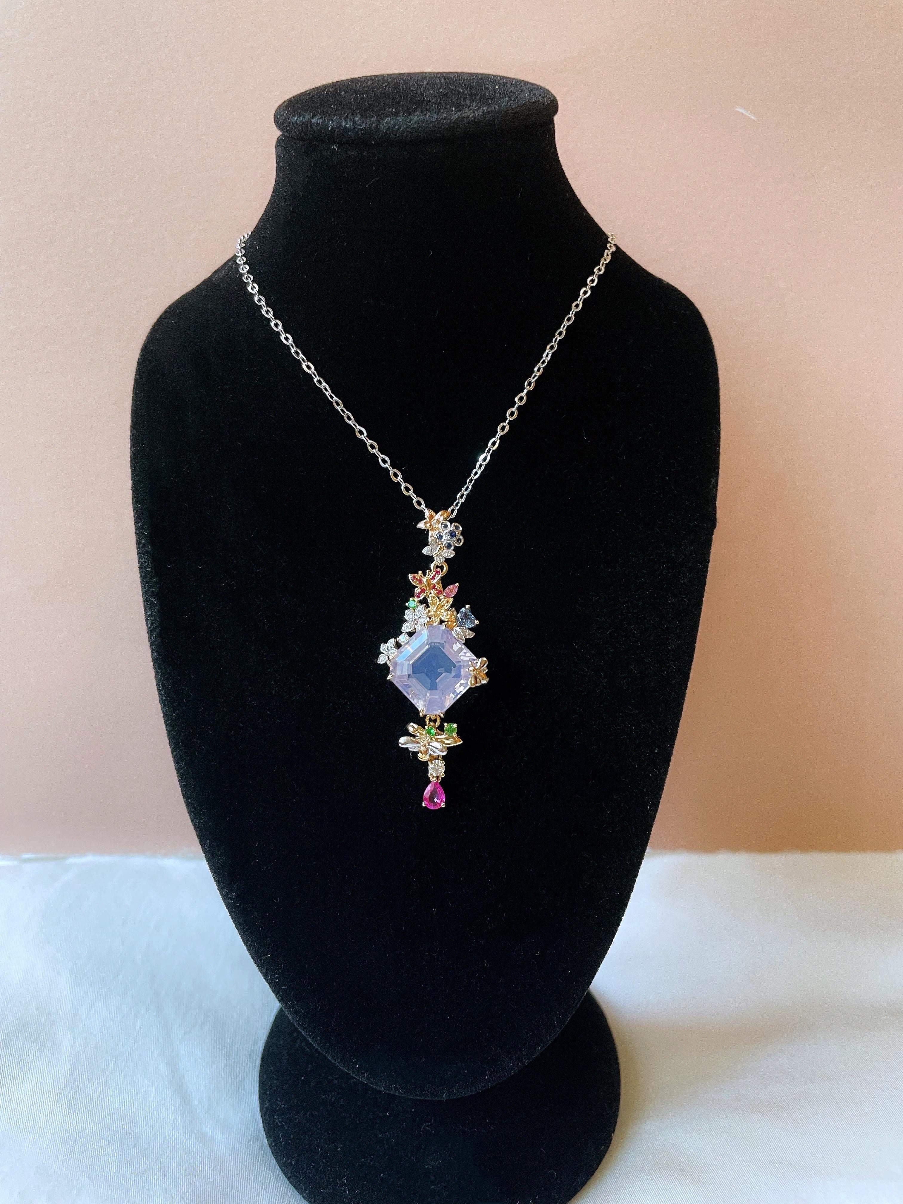 Colgante de Zafiros de Oro Bicolor 14k Floral de Mariposa Amatista Lavanda Natural en venta 11