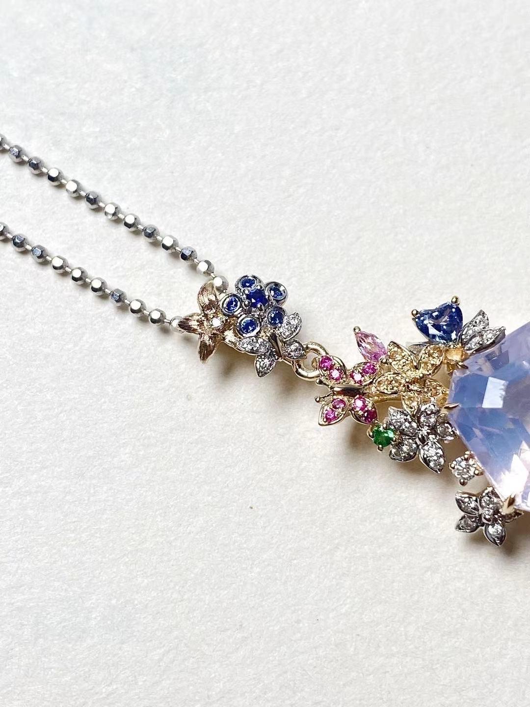 Colgante de Zafiros de Oro Bicolor 14k Floral de Mariposa Amatista Lavanda Natural Corte octogonal en venta