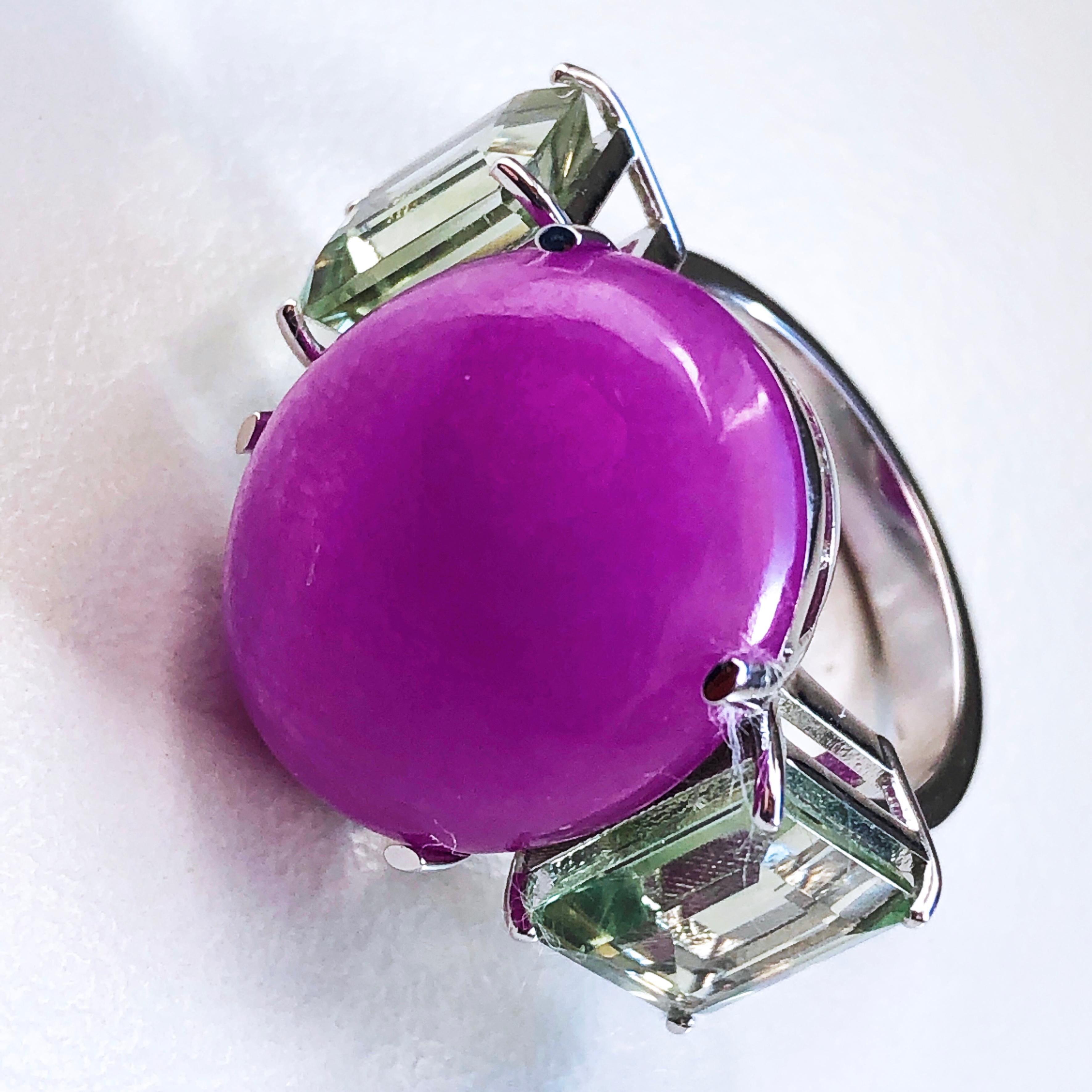 One-of-a-kind Natural Lavender Jade Prasiolite Contemporary Cocktail Ring In New Condition In Valenza, IT