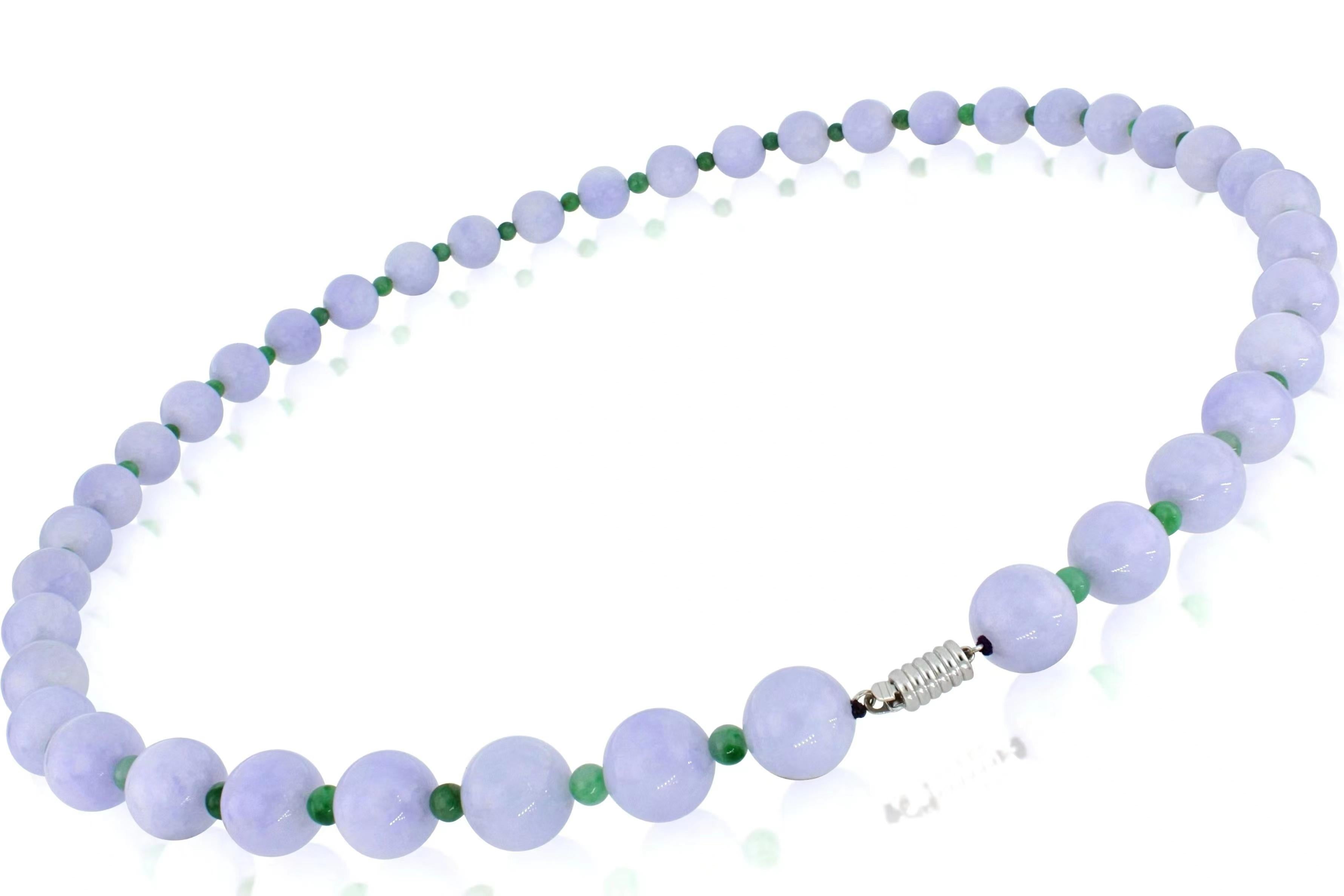 Collana di giadeite naturale color lavanda In condizioni Nuovo in vendita a Macau, MO