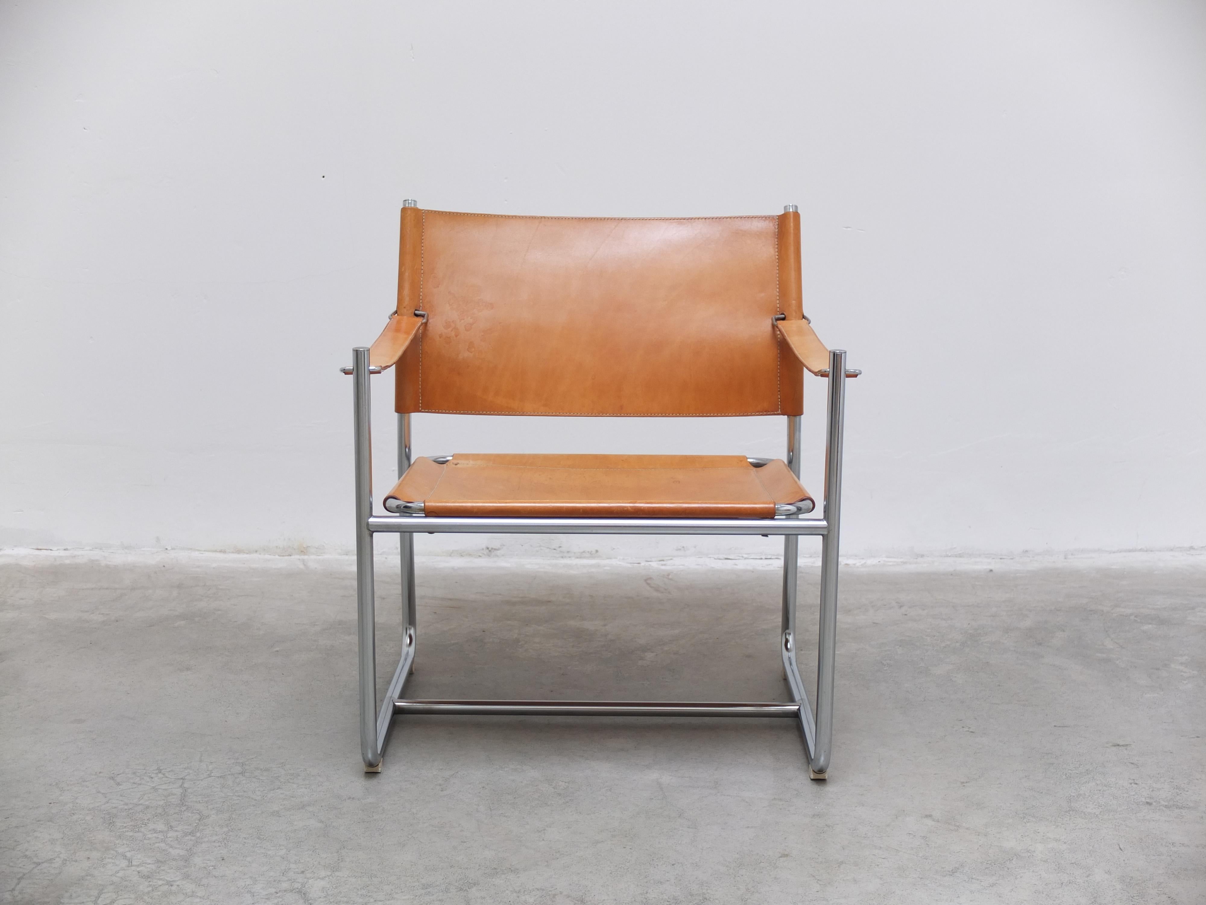 Superschöner Loungesessel, entworfen von Karin Mobring für IKEA im Jahr 1969. Es stammt aus einer Zeit, als IKEA mit berühmten Designern zusammenarbeitete und qualitativ hochwertige Möbel herstellte. Dieser Stuhl hat die ursprüngliche patinierte
