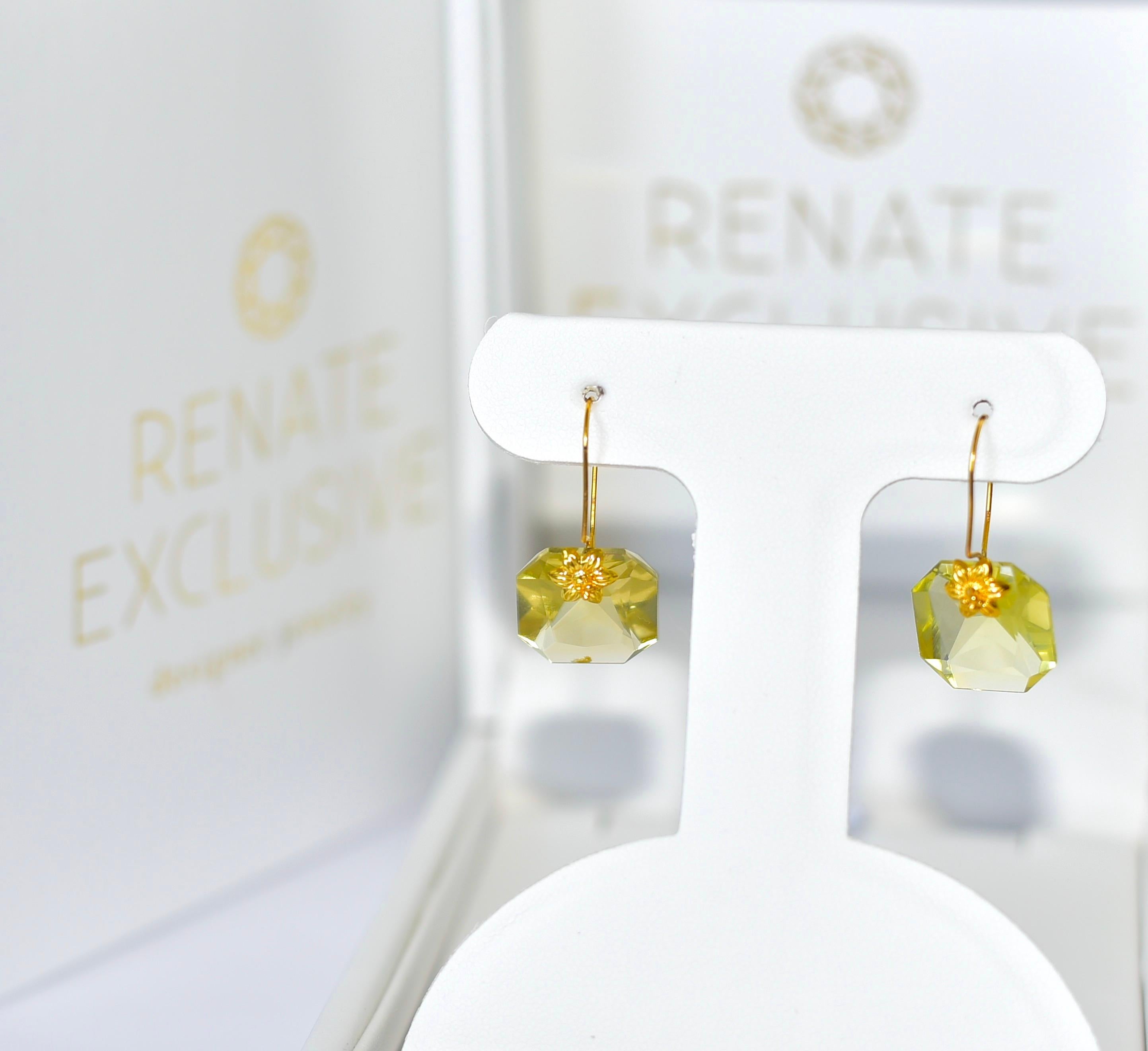 Modern Natural Lemon Quartz Earrings in 18K Solid Yellow Gold For Sale