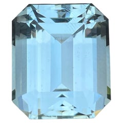 Natural Light Blue Aquamarine 23.56 Carat Emerald Cut Loose Gemstone for Pendant