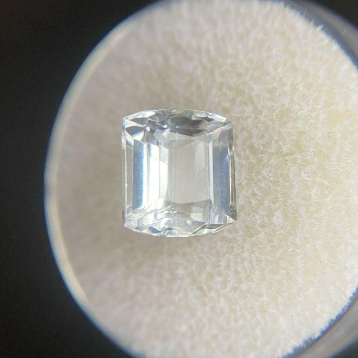 Natürlicher hellblauer Aquamarin 3,43 Karat Fancy Cushion Cut Loser Edelstein für Damen oder Herren im Angebot