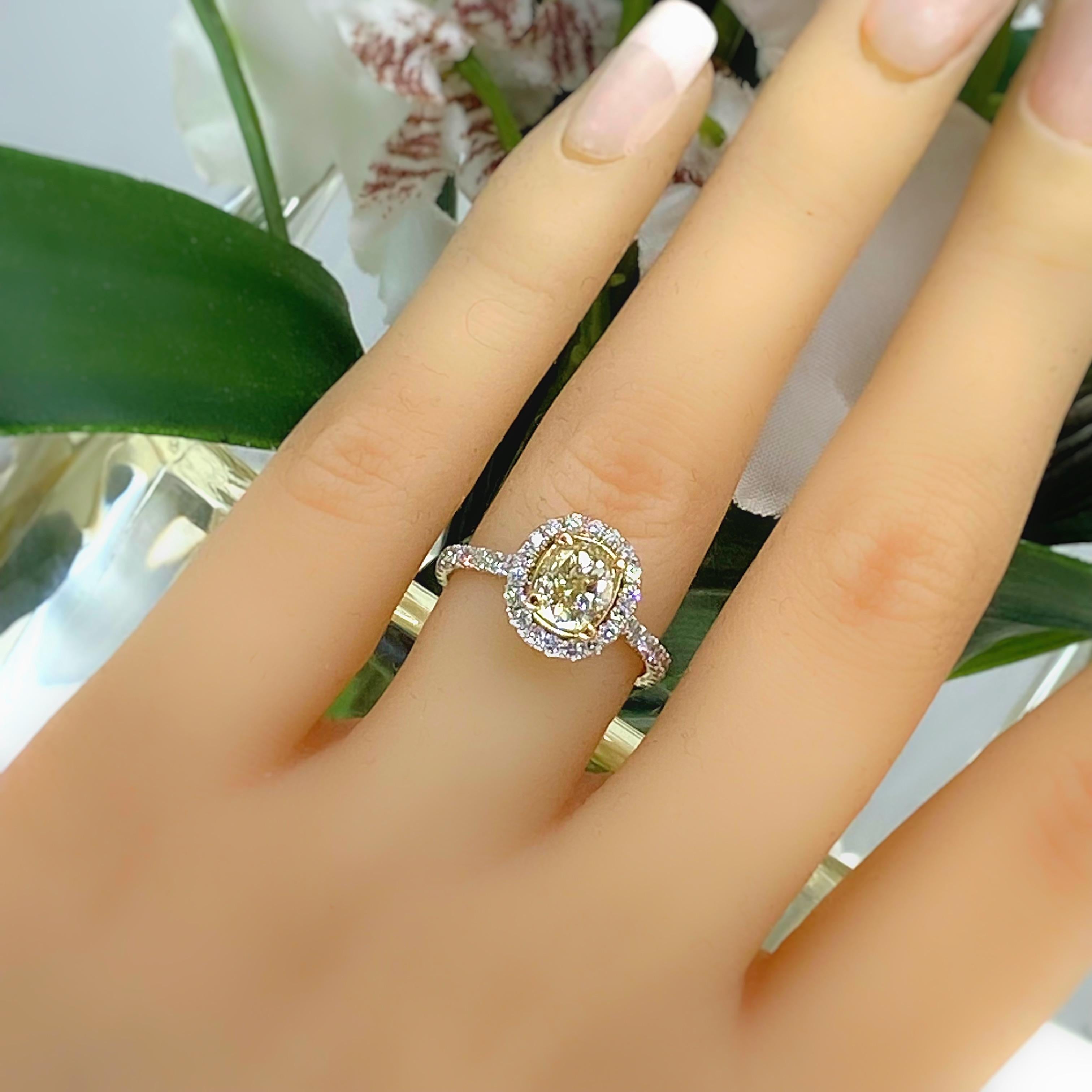 Natural Light Fancy Yellow Oval 2.39 Tcw Platinum Engagement Ring For Sale 4