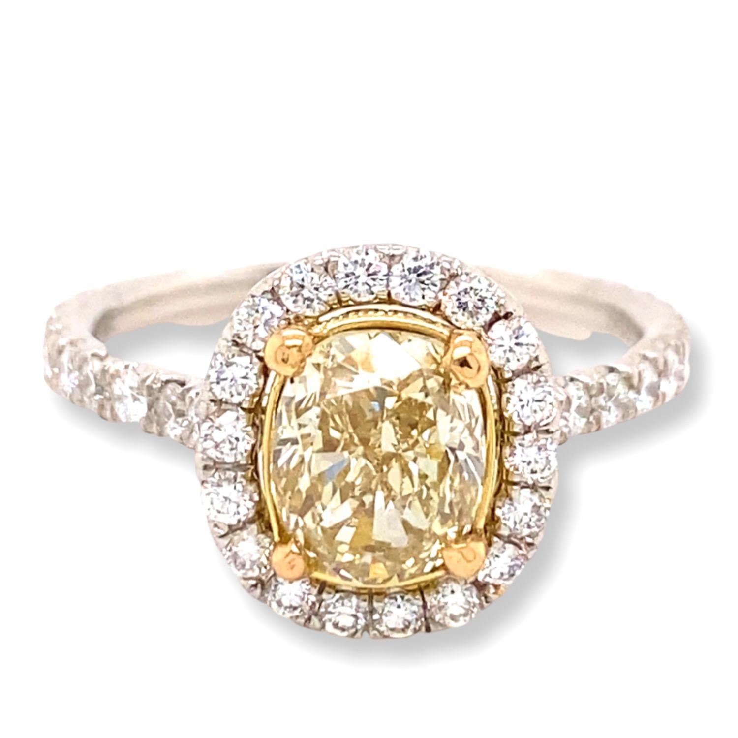 Natural Light Fancy Yellow Oval 2.39 Tcw Platinum Engagement Ring For Sale 6