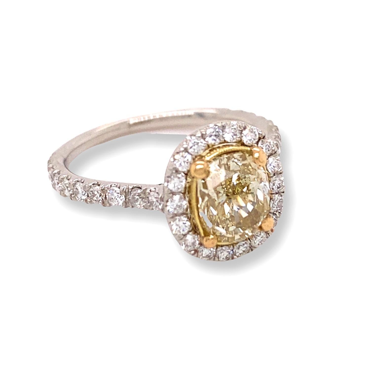 Natural Light Fancy Yellow Oval 2.39 Tcw Platinum Engagement Ring For Sale 7
