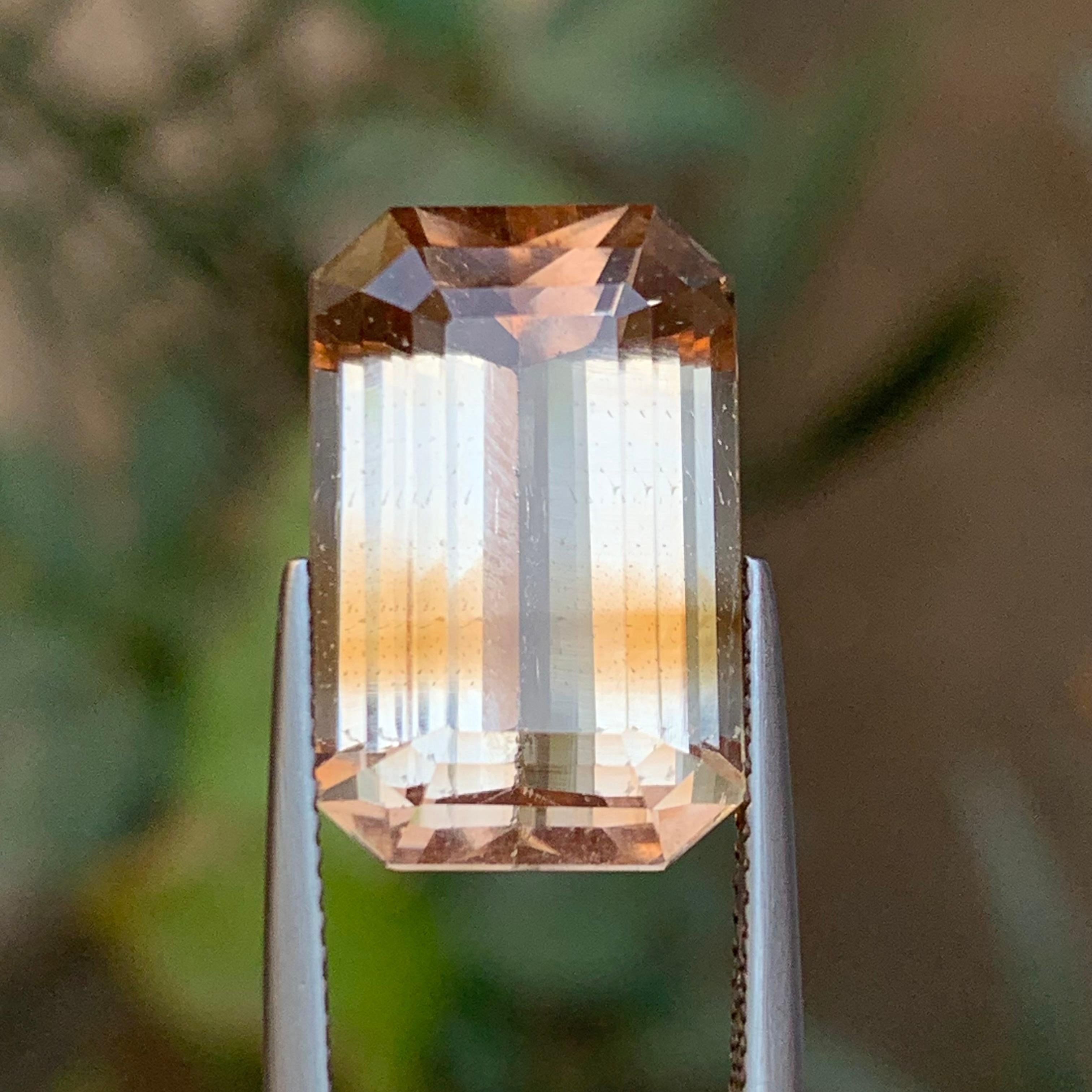 Natürlicher heller goldbrauner Topas 21 Karat Smaragdschliff Loser Edelstein für Schmuck (Zeitgenössisch) im Angebot