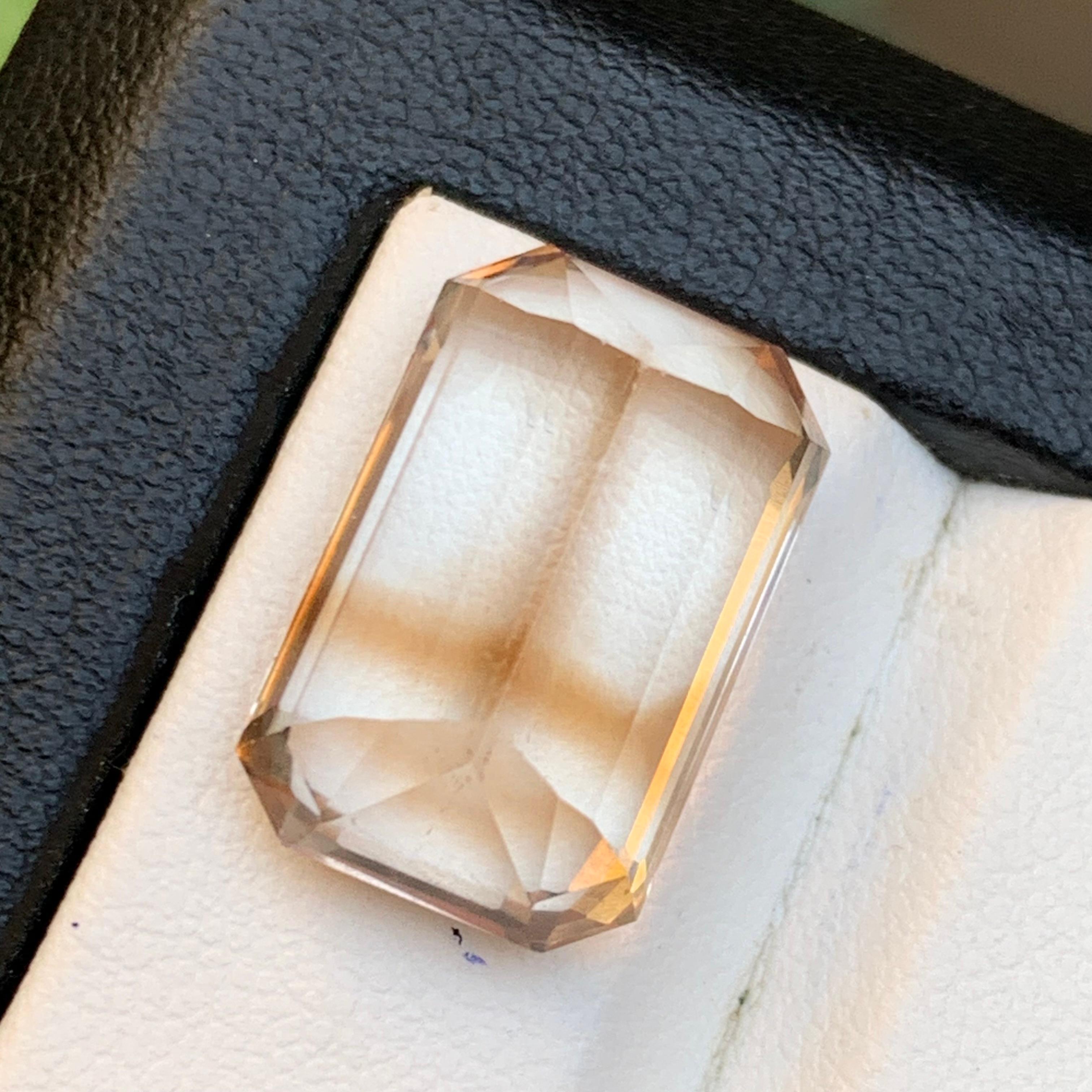 Natürlicher heller goldbrauner Topas 21 Karat Smaragdschliff Loser Edelstein für Schmuck im Angebot 2