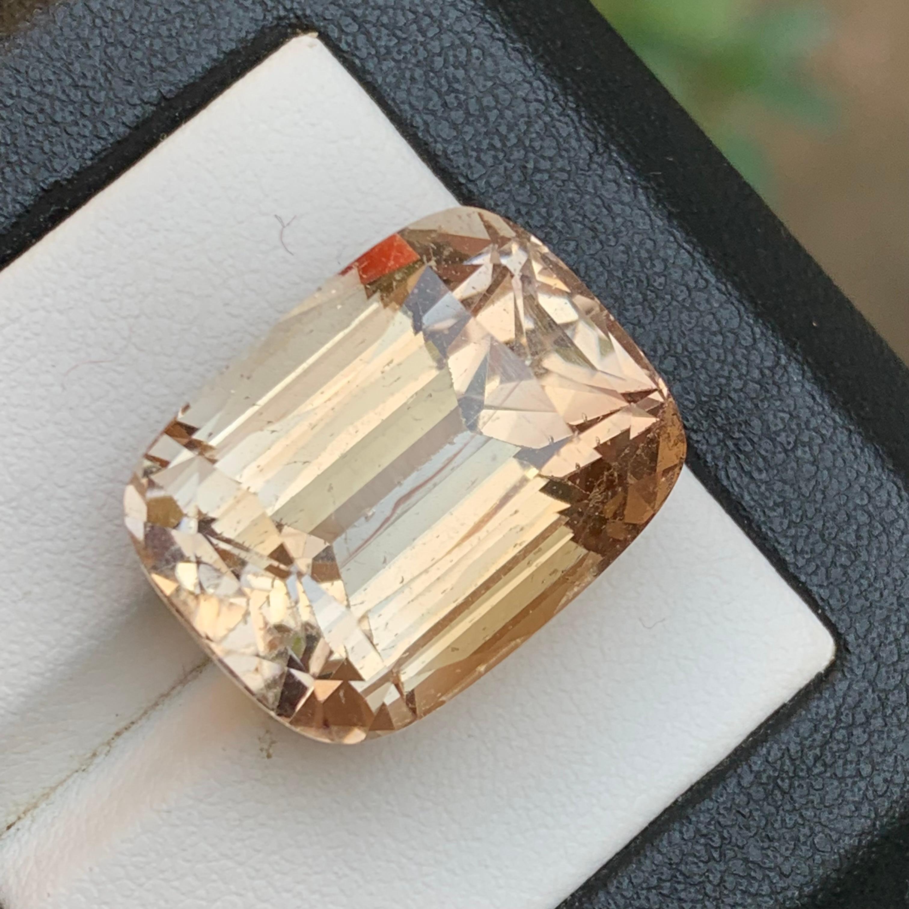 Topazio naturale marrone dorato 42,58 carati taglio cuscino per ciondolo in vendita 6