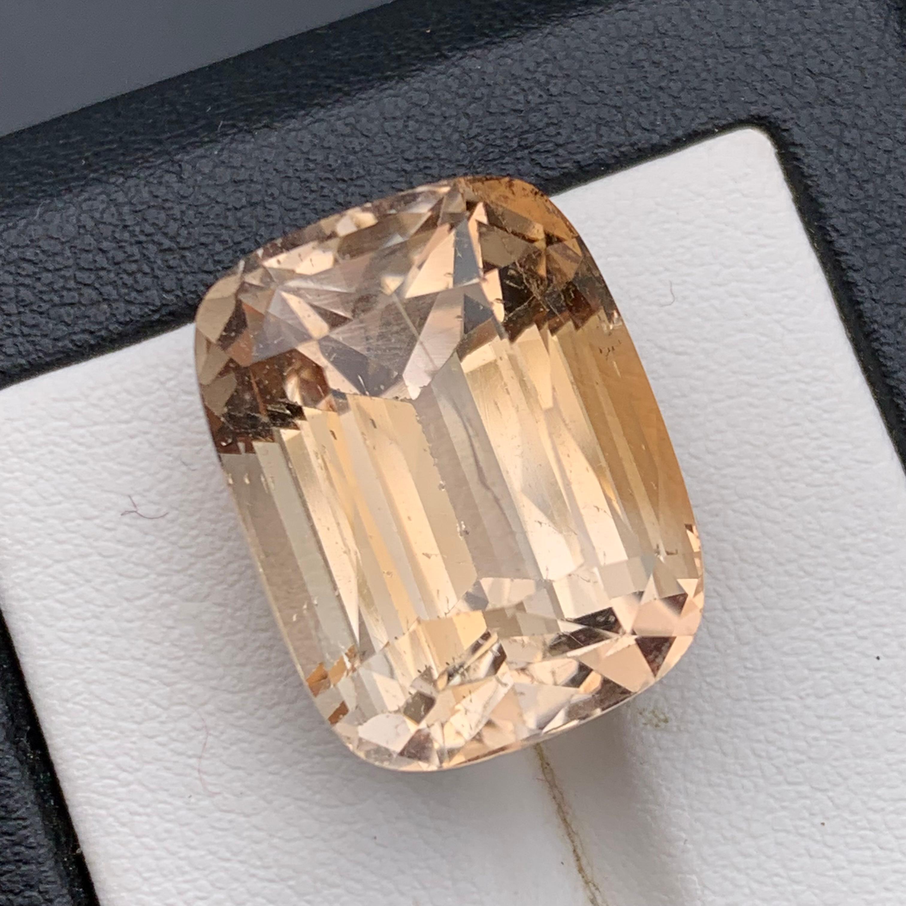 Topazio naturale marrone dorato per collana, ciondolo, bracciale o qualsiasi altro gioiello Taglio a cuscino da Skardu, Gilgit Pakistan!!!

💎 TIPO DI GEMMA: Topazio
⚖️ PESO: 42,58 Carati
🪚 FORMA E TAGLIO: Taglio a cuscino
📏 DIMENSIONE (MM): 21,10