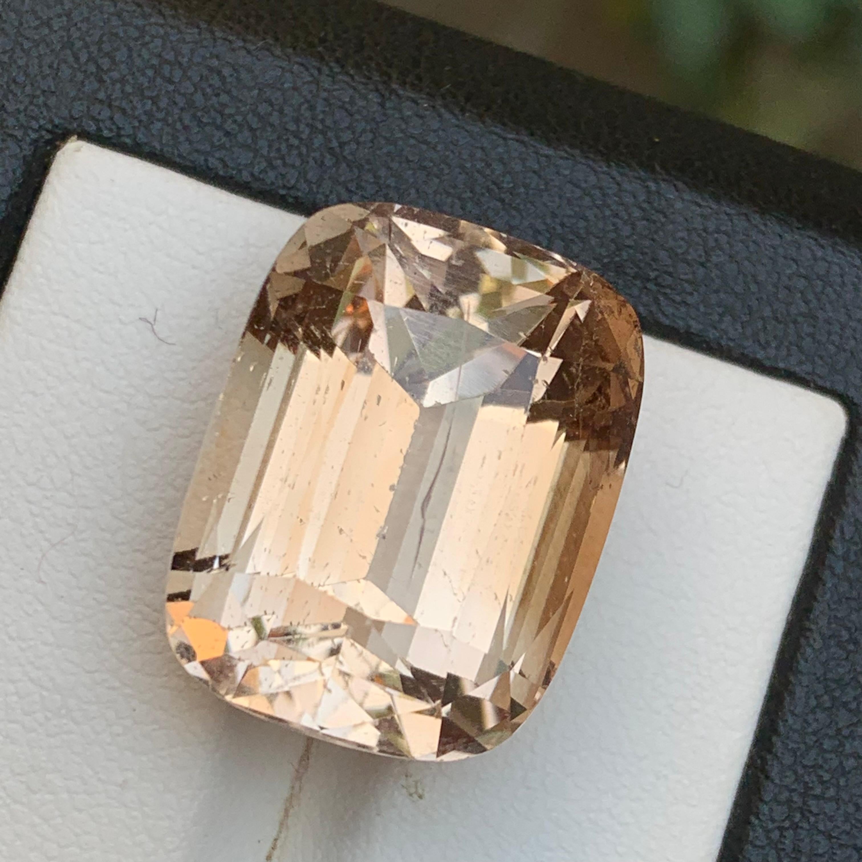 Topazio naturale marrone dorato 42,58 carati taglio cuscino per ciondolo In condizioni Nuovo in vendita a Peshawar, PK