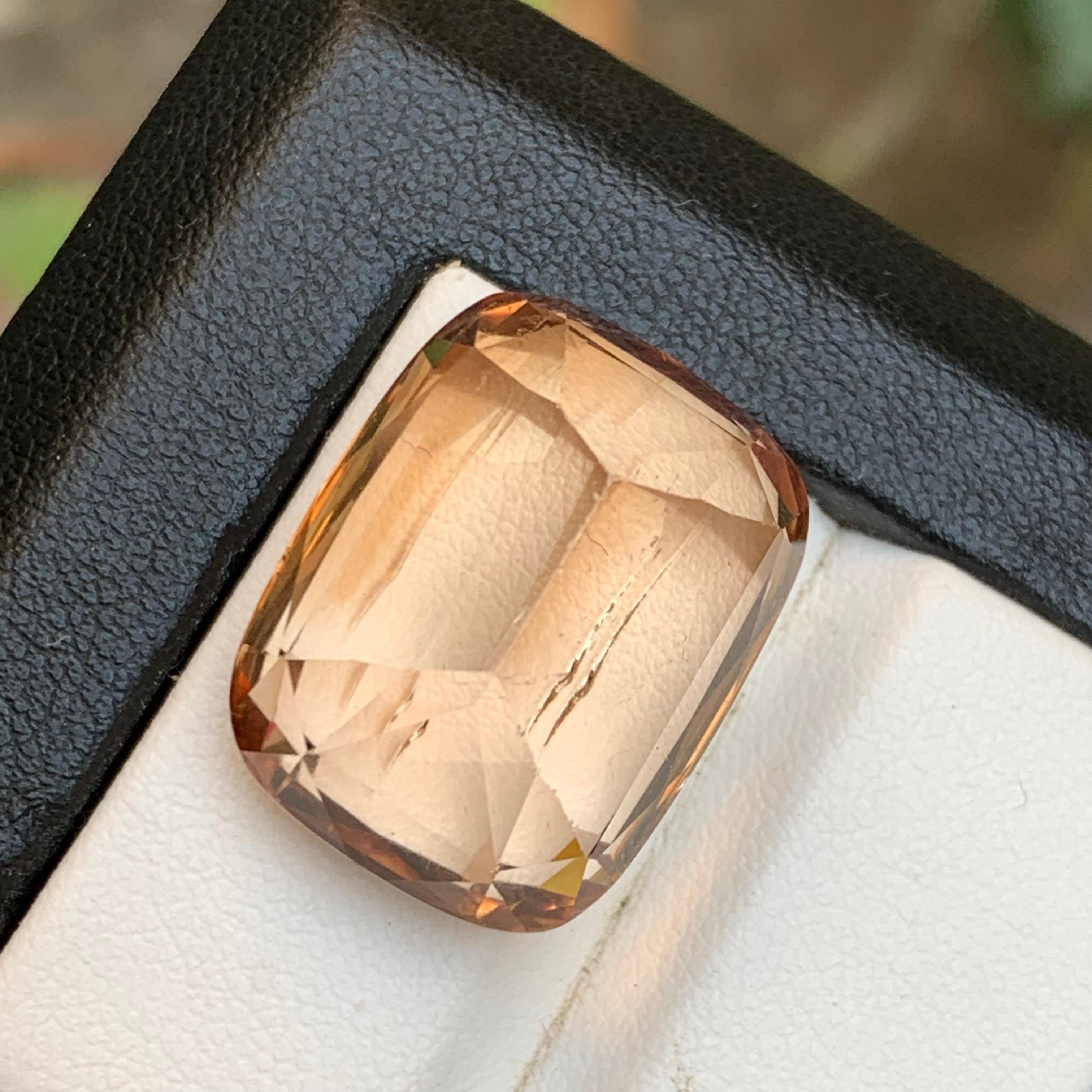 da uomo o donna Topazio naturale marrone dorato 42,58 carati taglio cuscino per ciondolo in vendita