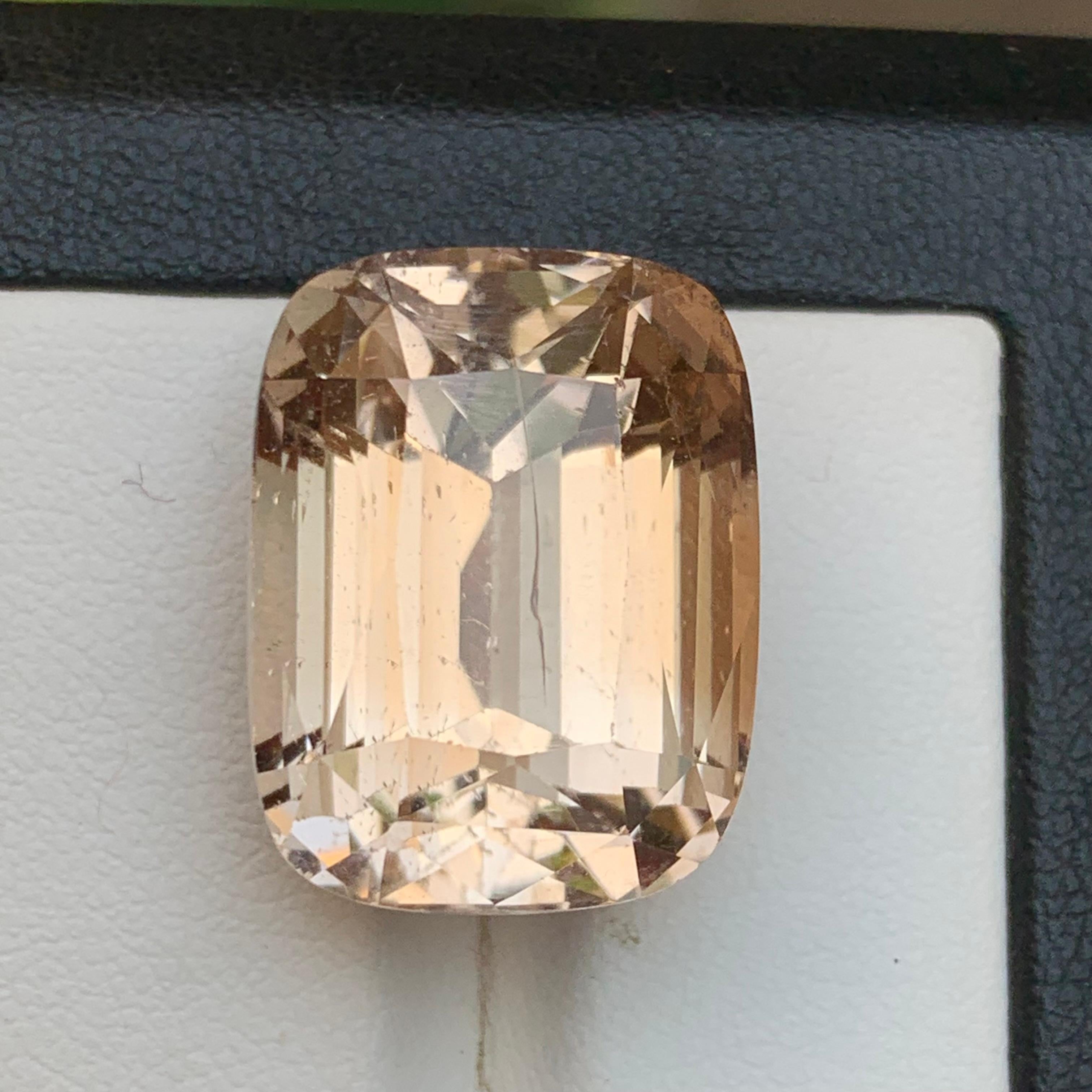Topazio naturale marrone dorato 42,58 carati taglio cuscino per ciondolo in vendita 2