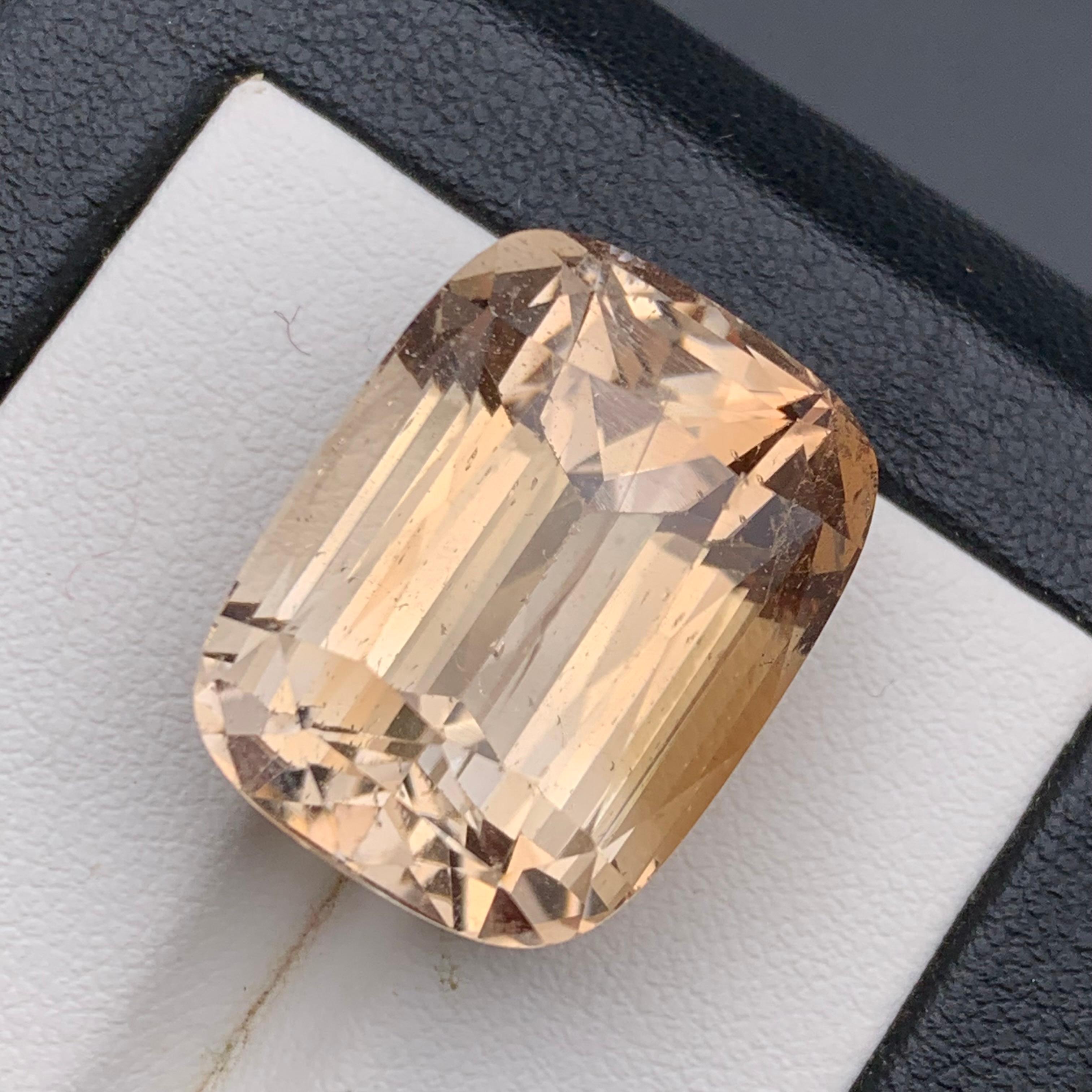 Topazio naturale marrone dorato 42,58 carati taglio cuscino per ciondolo in vendita 3