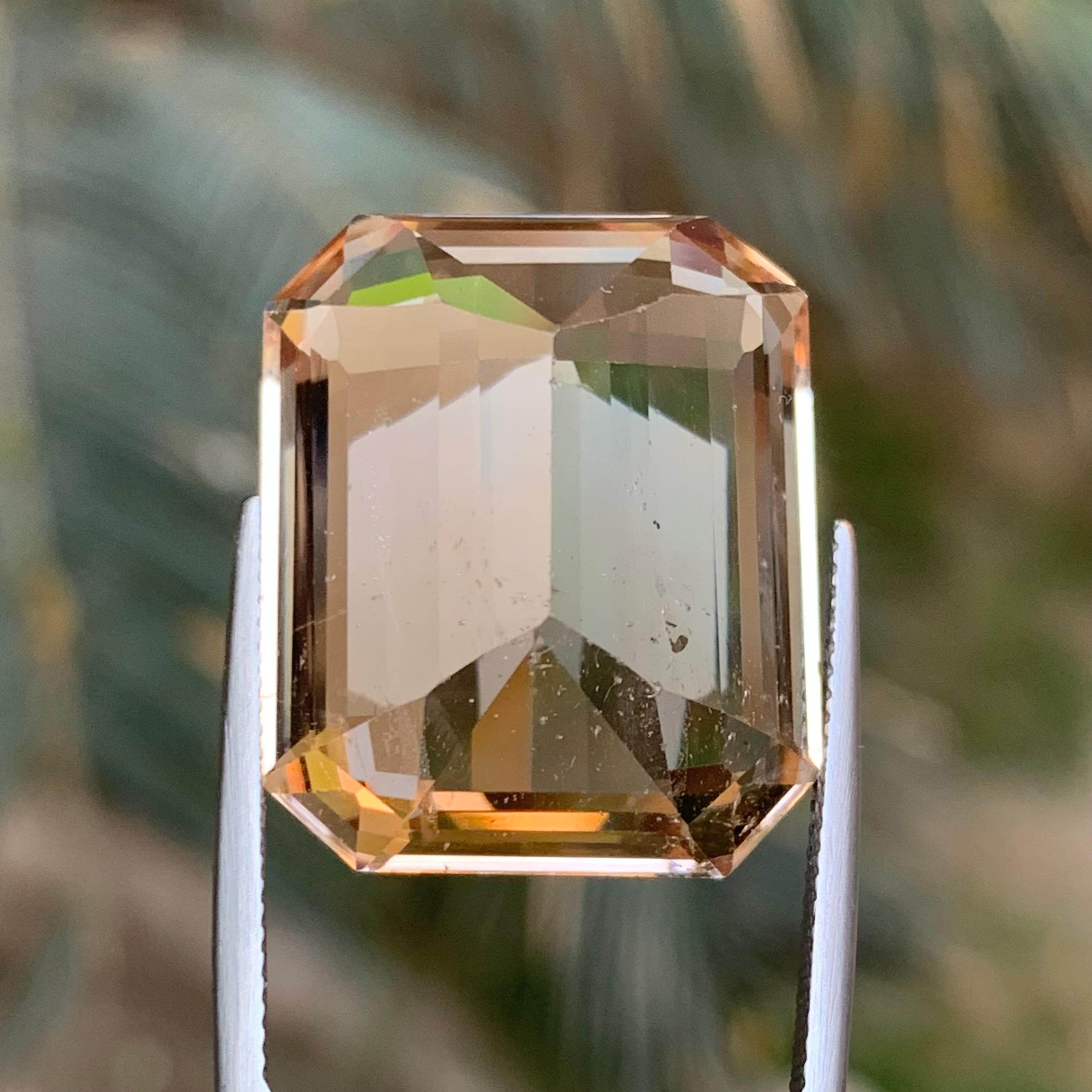 Natürlicher heller goldbrauner Topas 59.69 Ct Smaragdschliff Loser Edelstein für Anhänger im Angebot 5