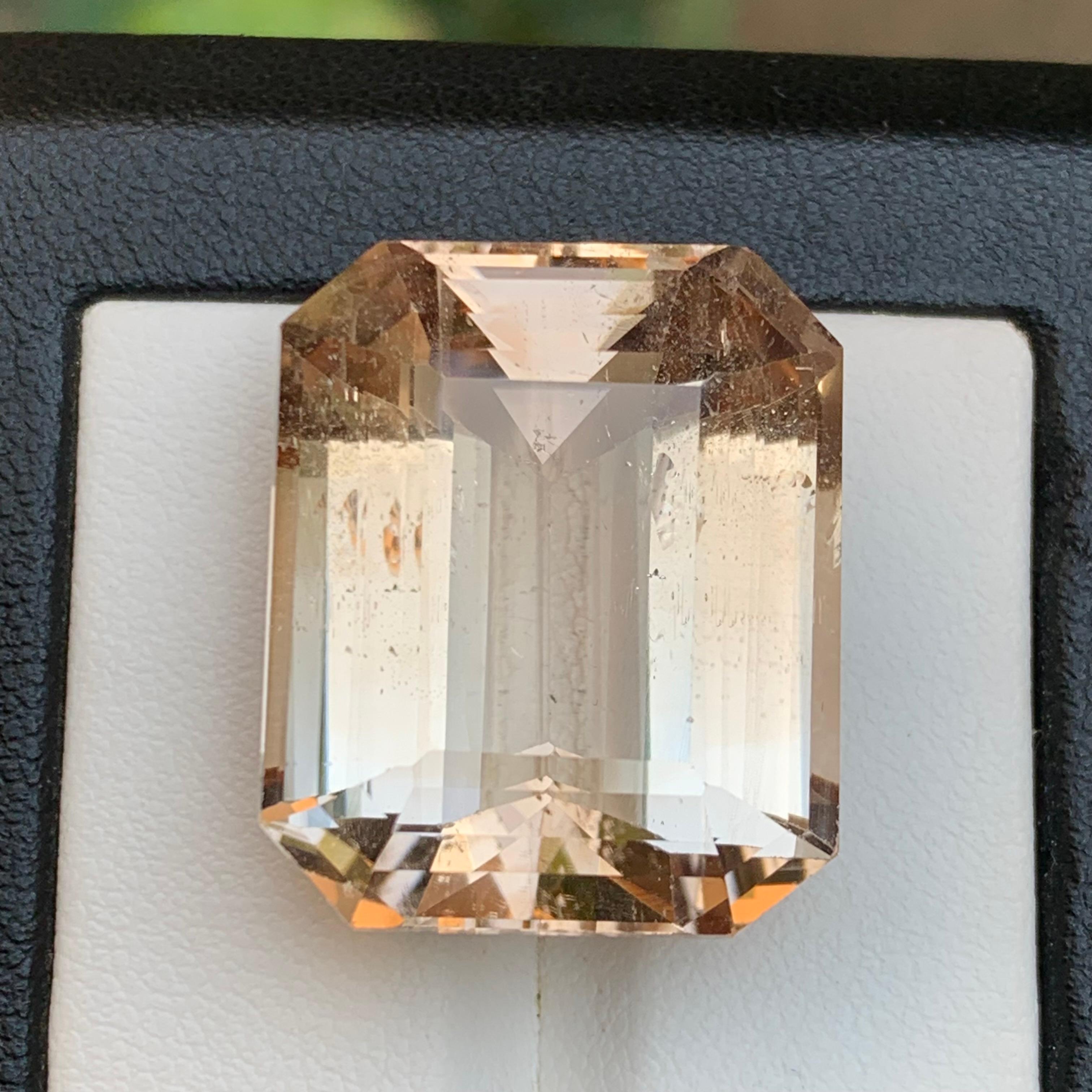 Natürlicher heller goldbrauner Topas 59.69 Ct Smaragdschliff Loser Edelstein für Anhänger im Angebot 6