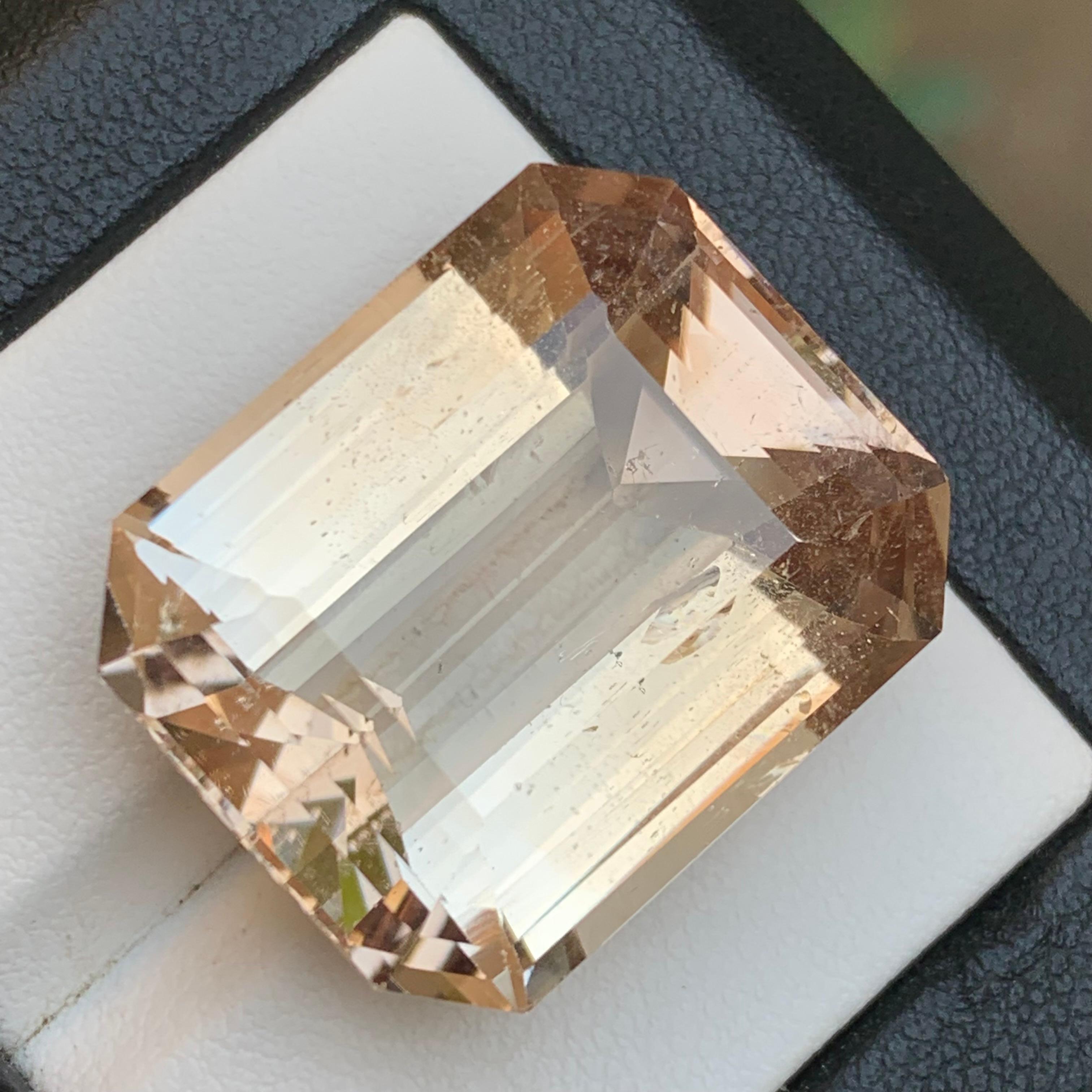 Natürlicher heller goldbrauner Topas 59.69 Ct Smaragdschliff Loser Edelstein für Anhänger im Angebot 7