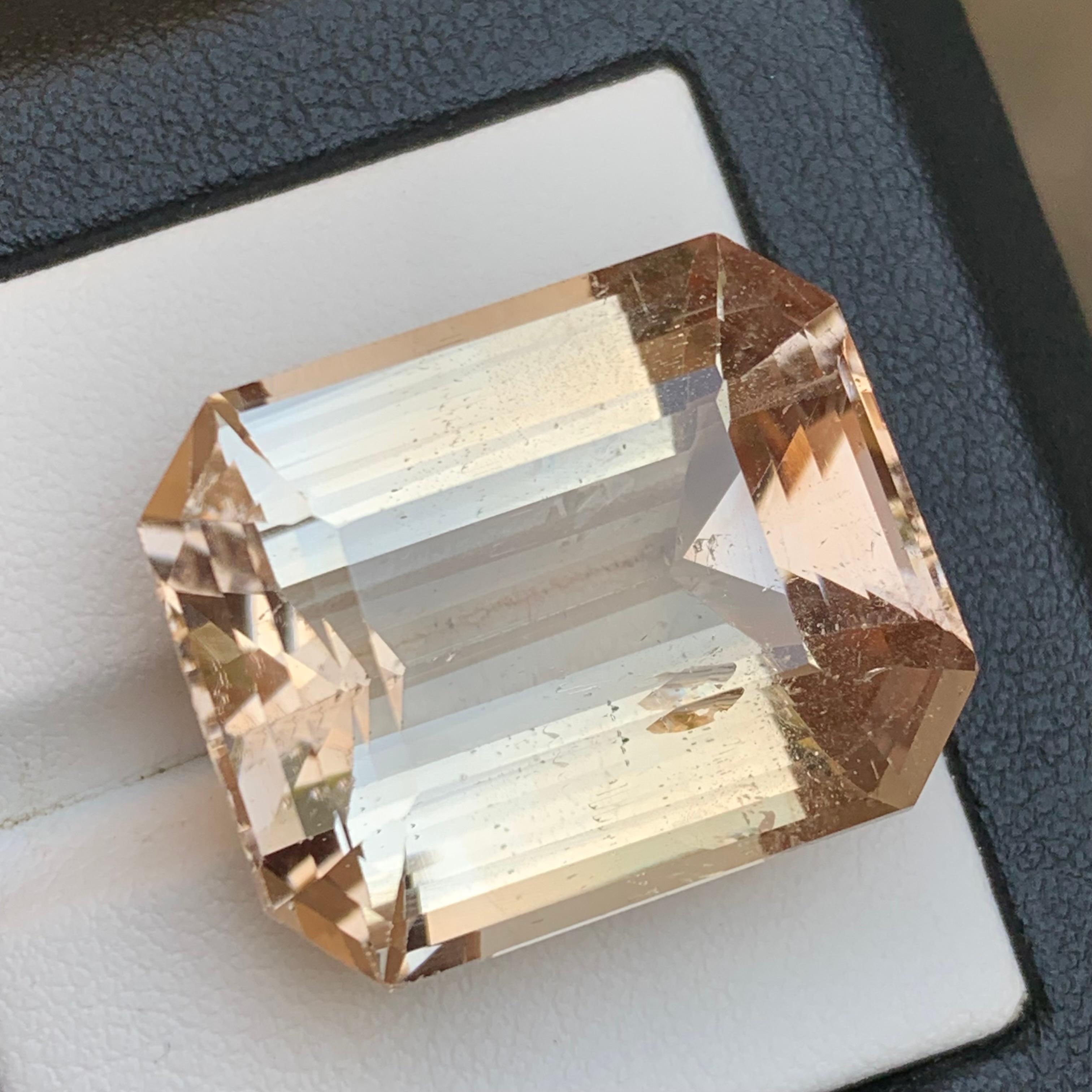 Goldbrauner natürlicher Topas loser Edelstein für Halskettenanhänger, Armbänder oder andere Schmuckfassungen Smaragdschliff aus Skardu, Gilgit Pakistan!!!

💎 EDELSTEINART: Topas
⚖️ GEWICHT: 59,69 Karat
FORM & SCHNITT: Smaragd-Schliff
📏 GRÖSSE