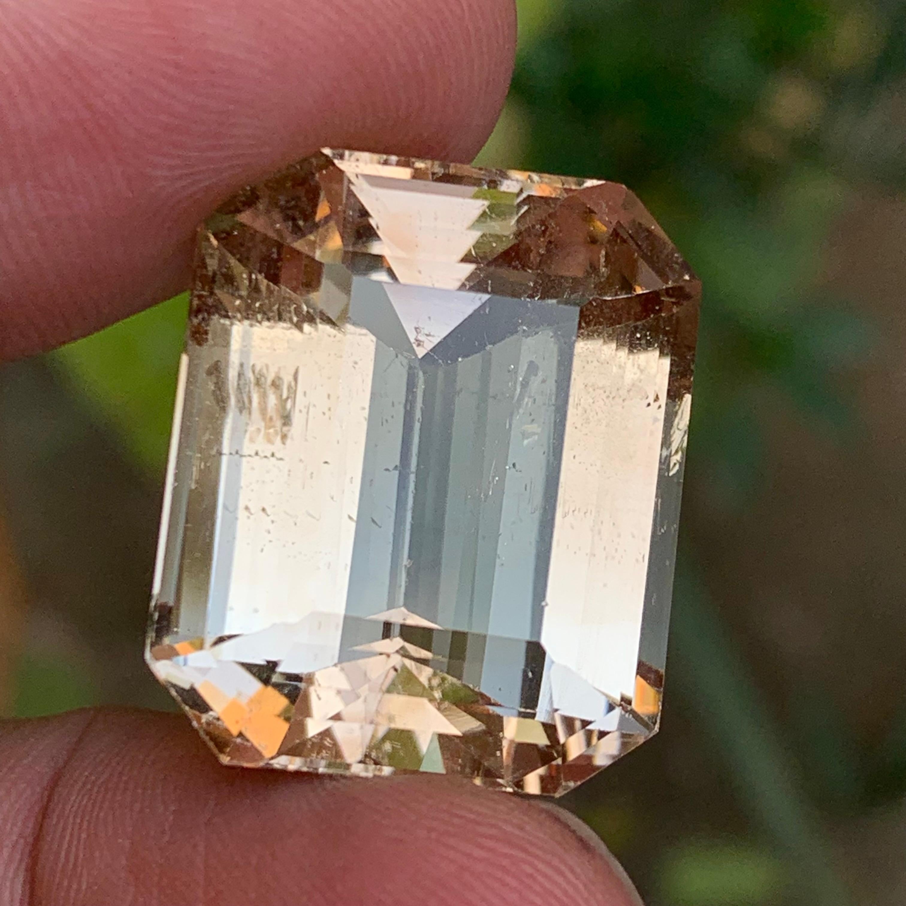 Natürlicher heller goldbrauner Topas 59.69 Ct Smaragdschliff Loser Edelstein für Anhänger im Angebot 2